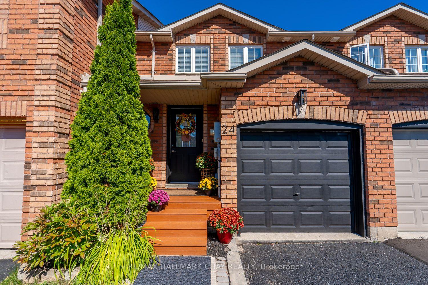 Photo 1 of 24 Bibby Court, Barrie, Holly — HOMEH