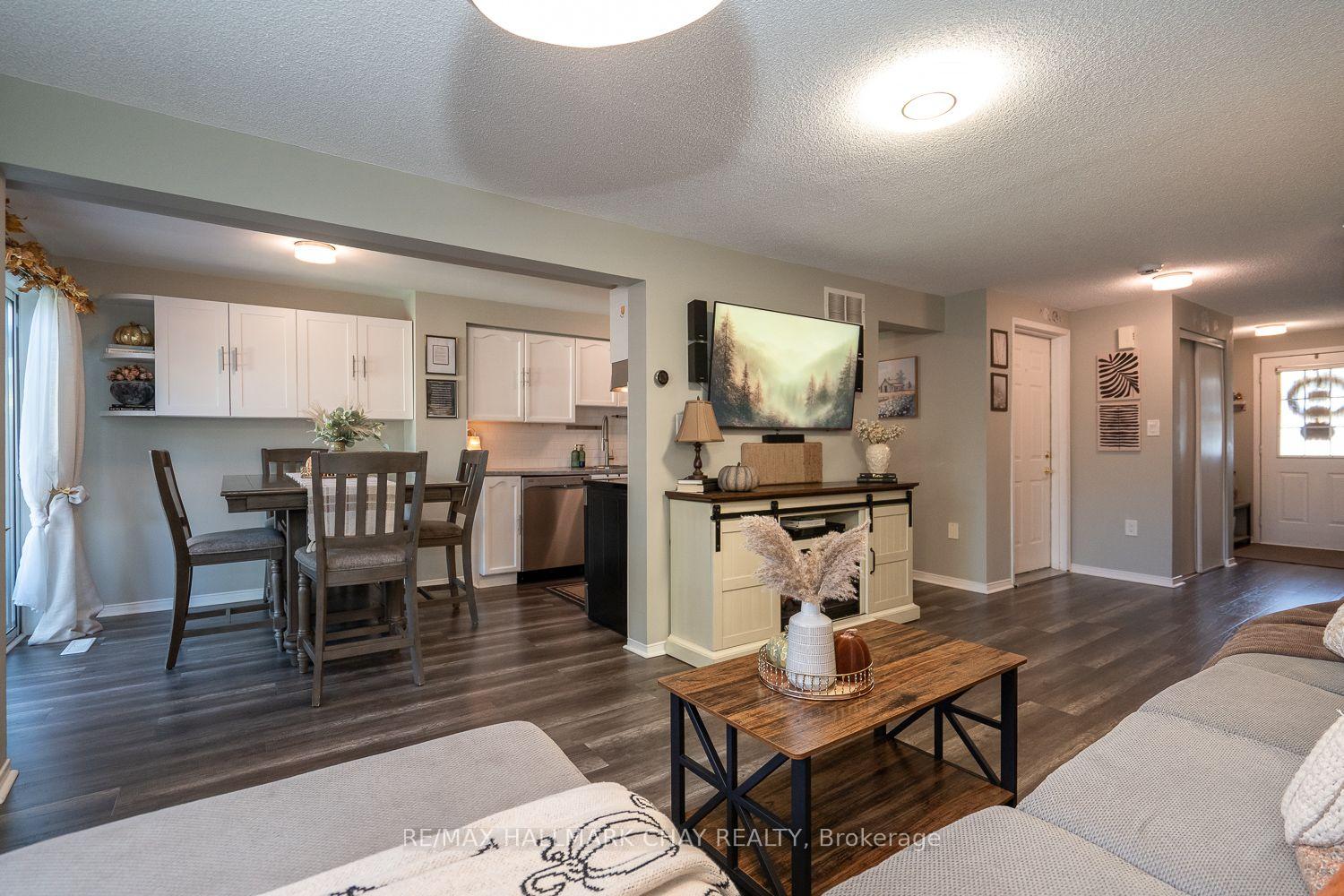 Photo 9 of 24 Bibby Court, Barrie, Holly — HOMEH