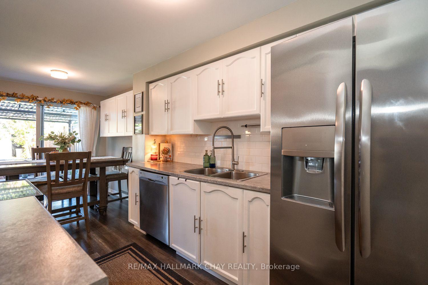 Photo 13 of 24 Bibby Court, Barrie, Holly — HOMEH