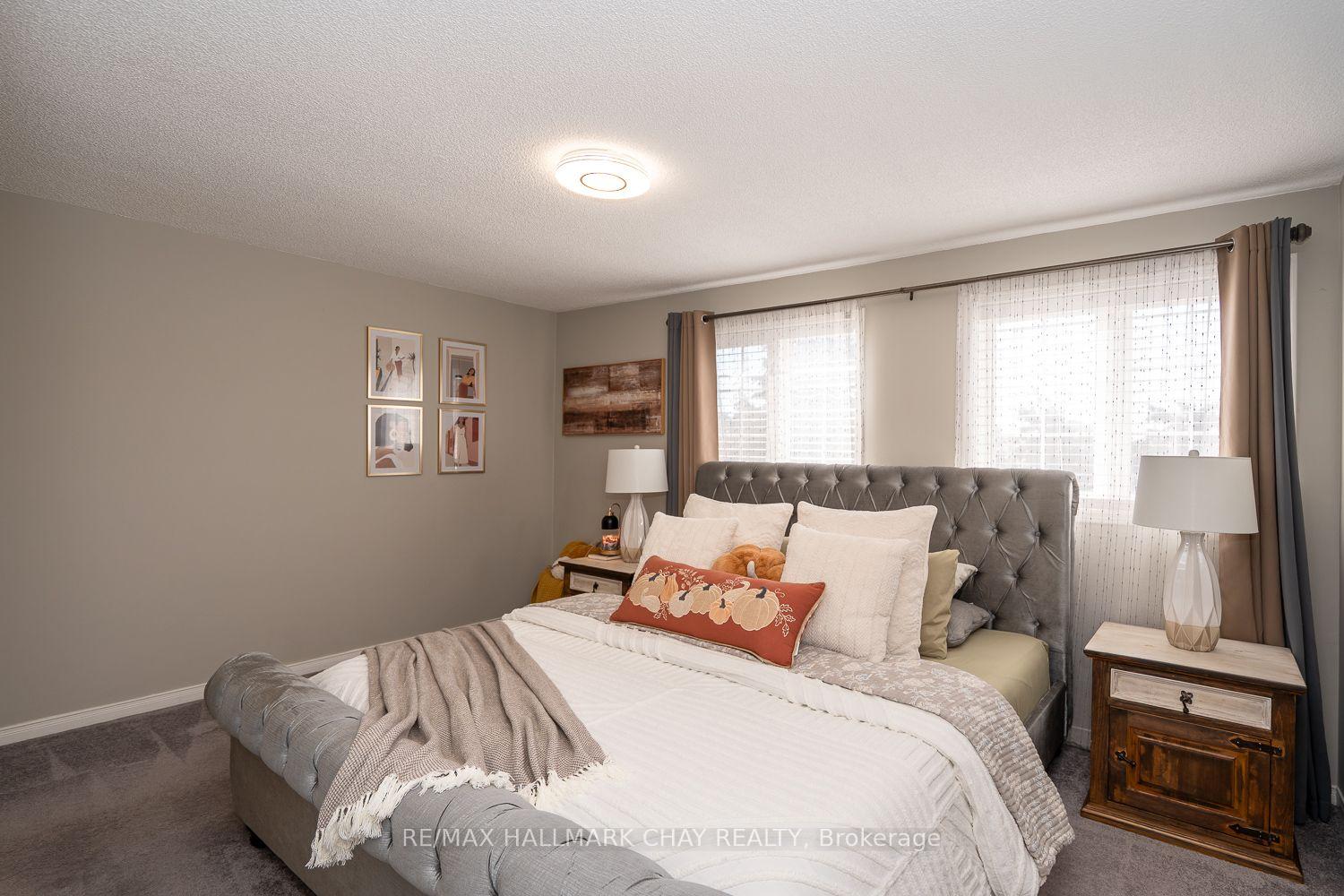 Photo 18 of 24 Bibby Court, Barrie, Holly — HOMEH