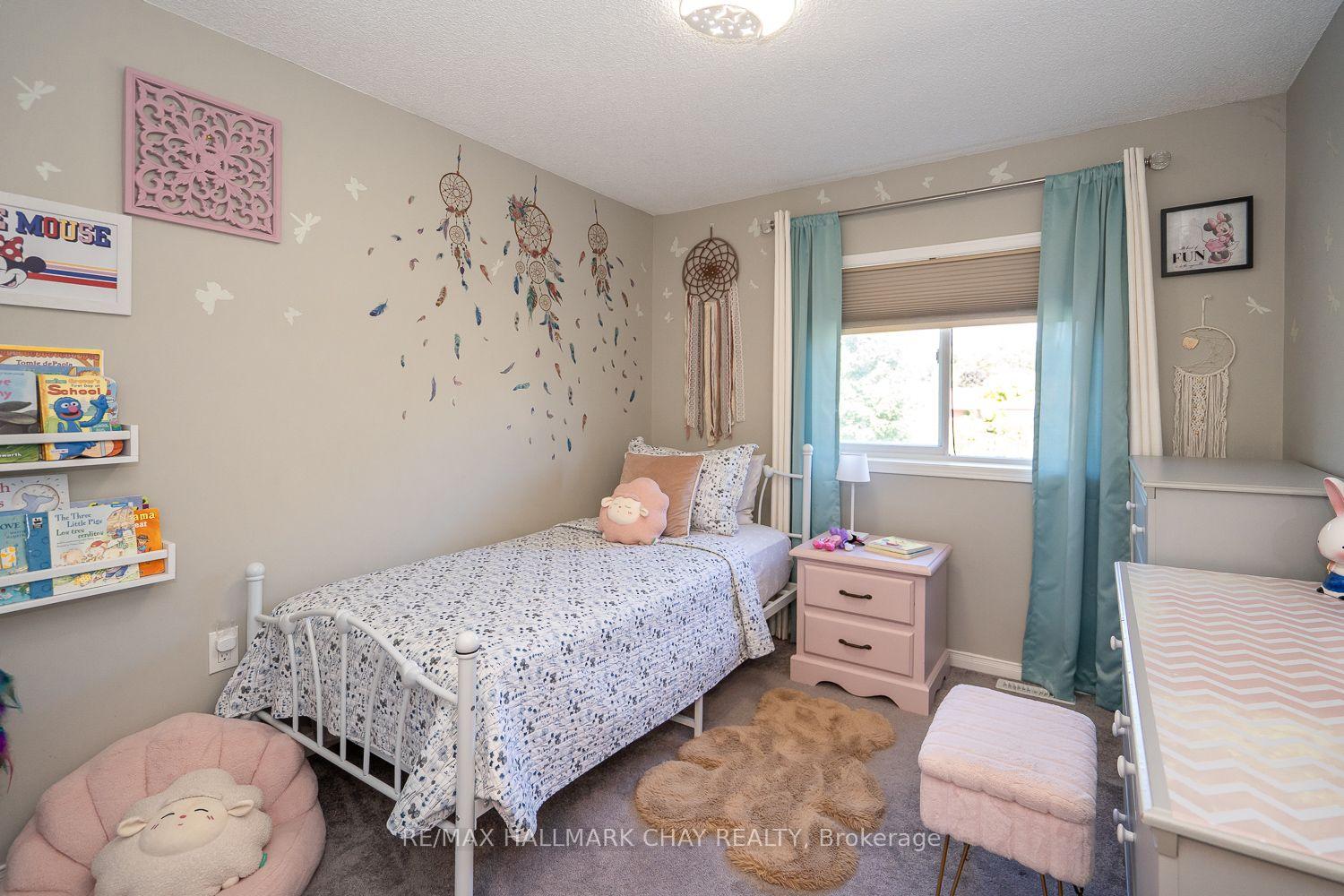 Photo 25 of 24 Bibby Court, Barrie, Holly — HOMEH
