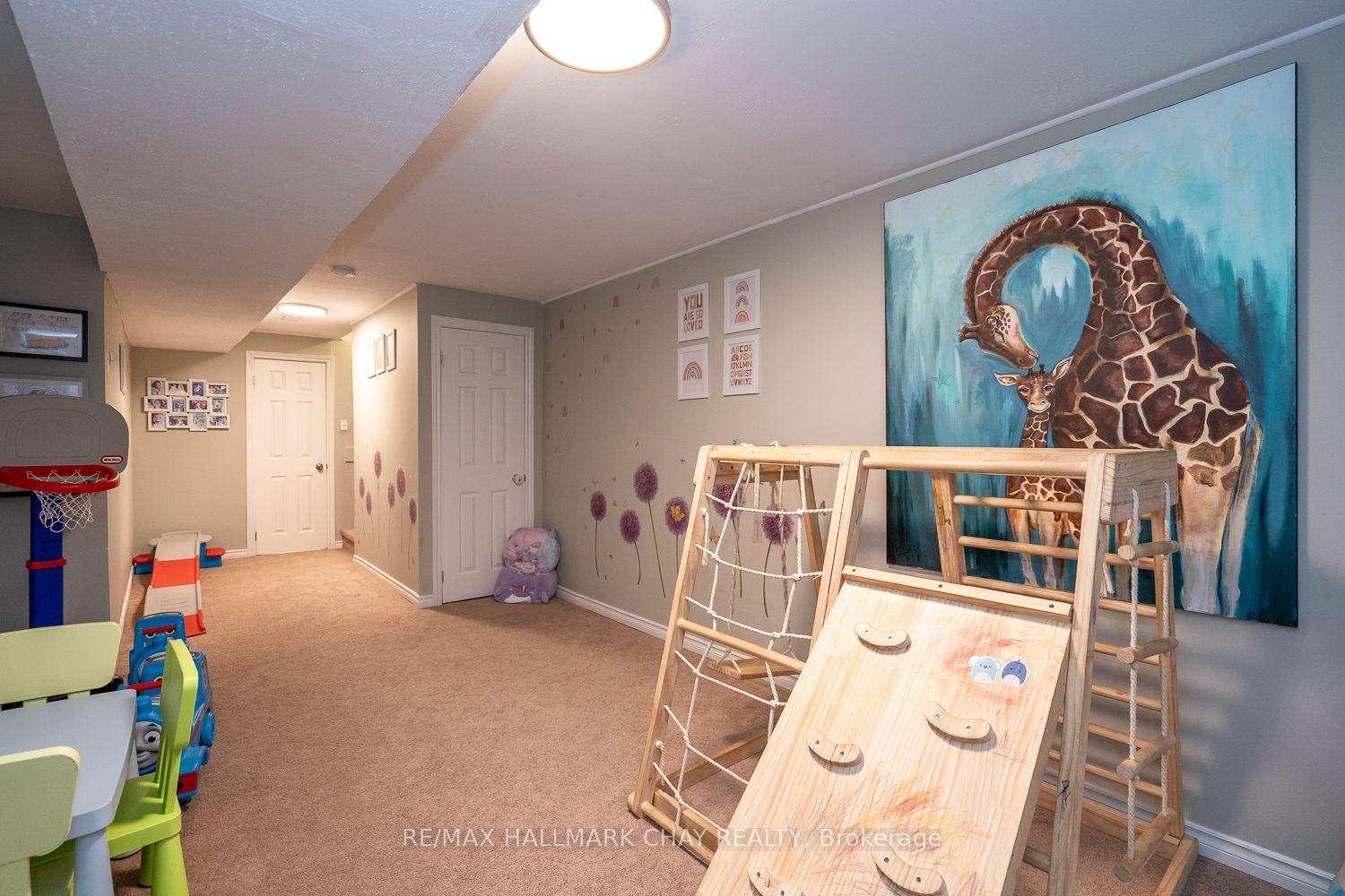Photo 30 of 24 Bibby Court, Barrie, Holly — HOMEH