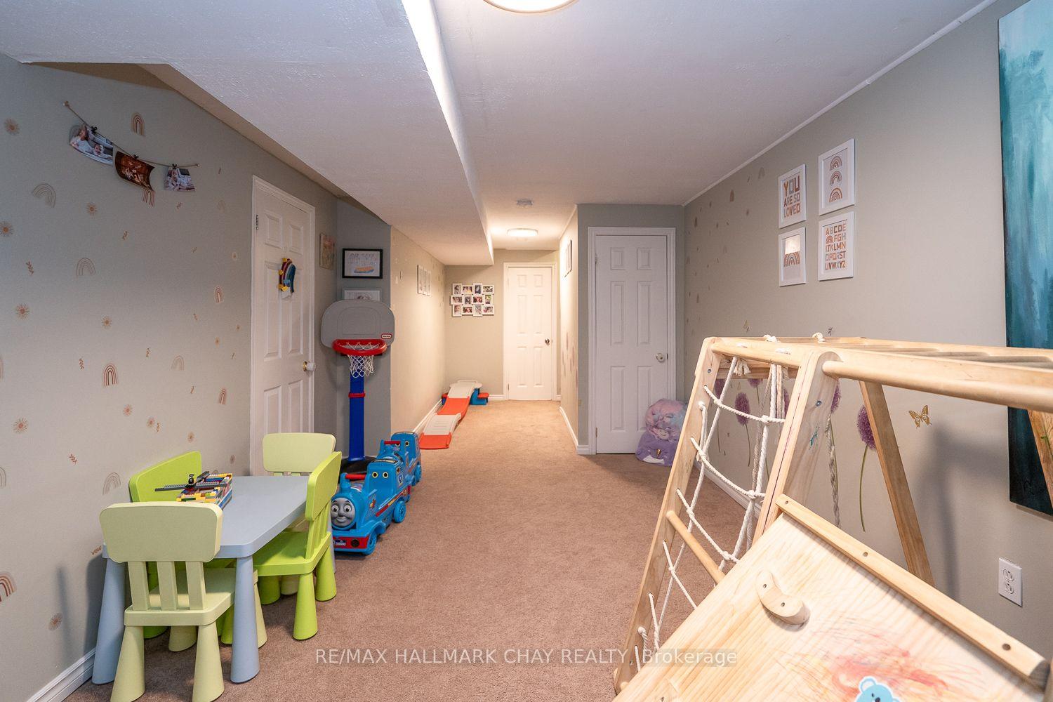 Photo 31 of 24 Bibby Court, Barrie, Holly — HOMEH