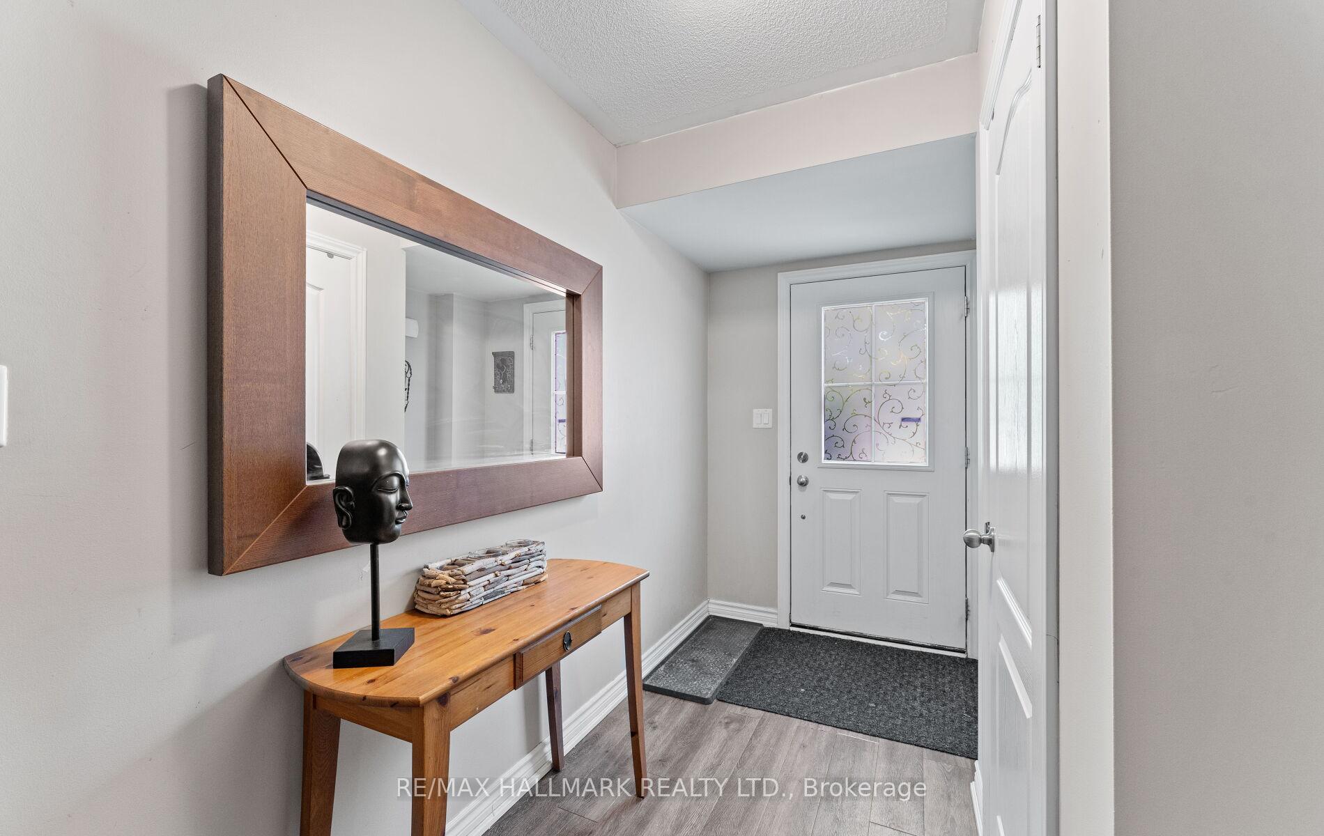 Photo 4 of 43 Streathern Way, Clarington, Bowmanville — HOMEH
