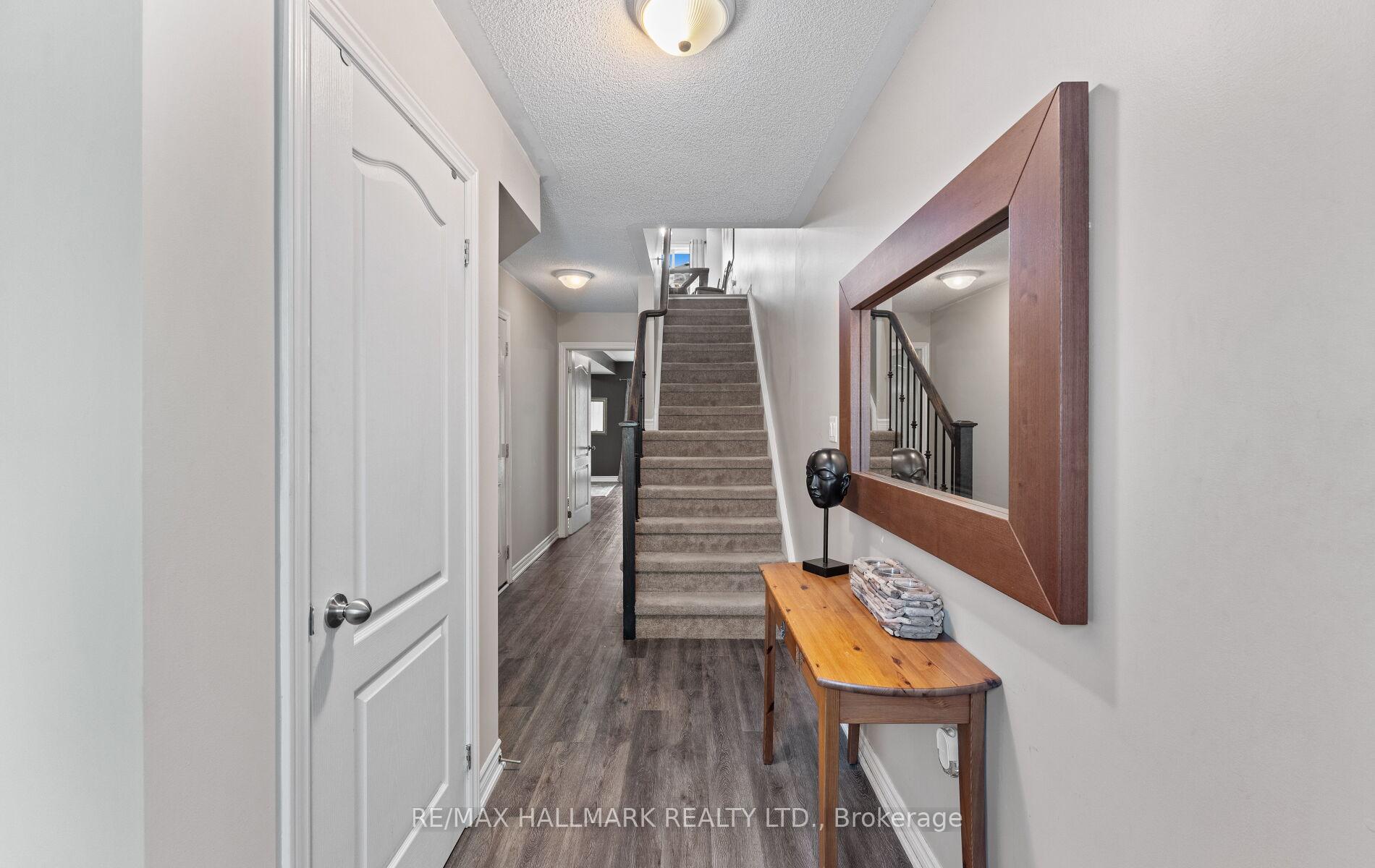 Photo 5 of 43 Streathern Way, Clarington, Bowmanville — HOMEH