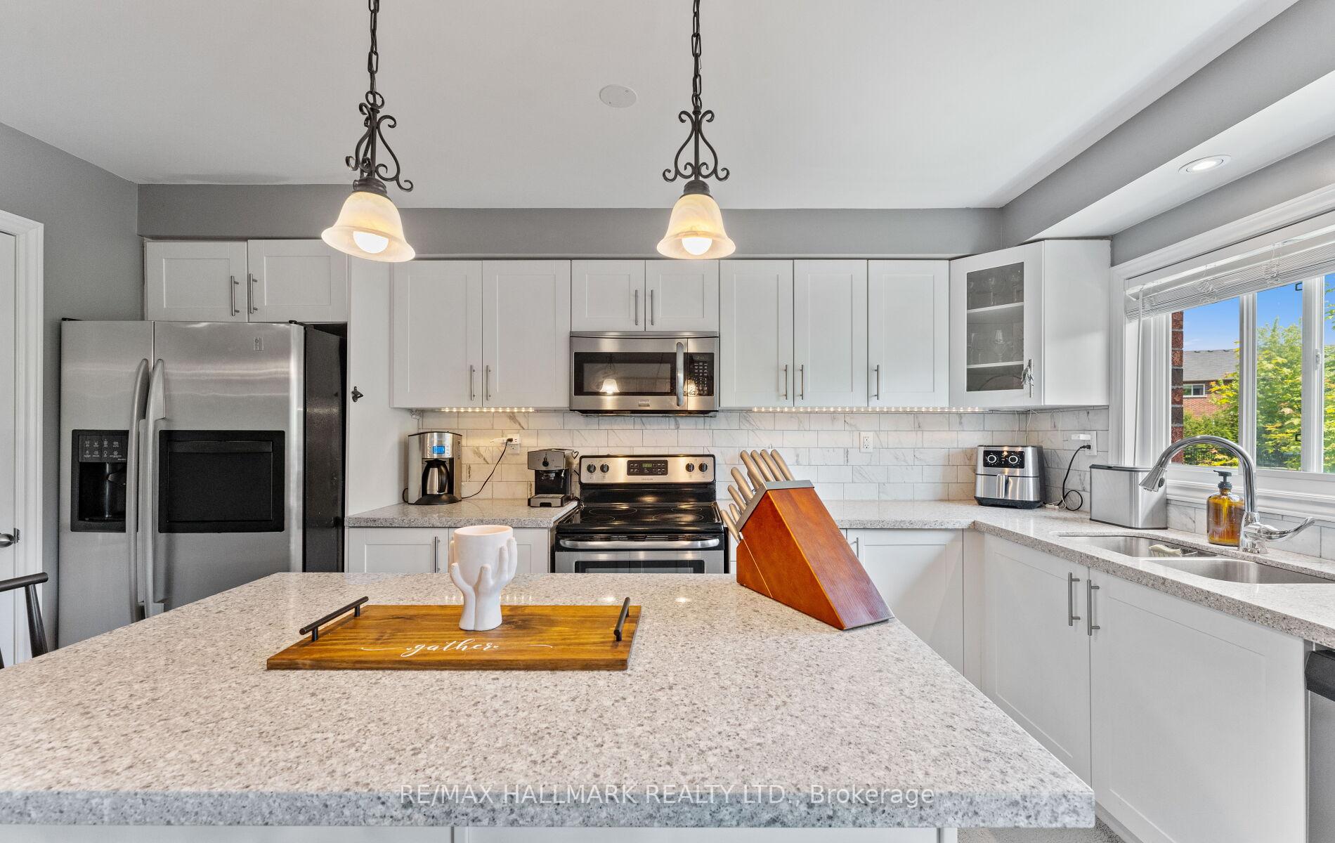 Photo 13 of 43 Streathern Way, Clarington, Bowmanville — HOMEH