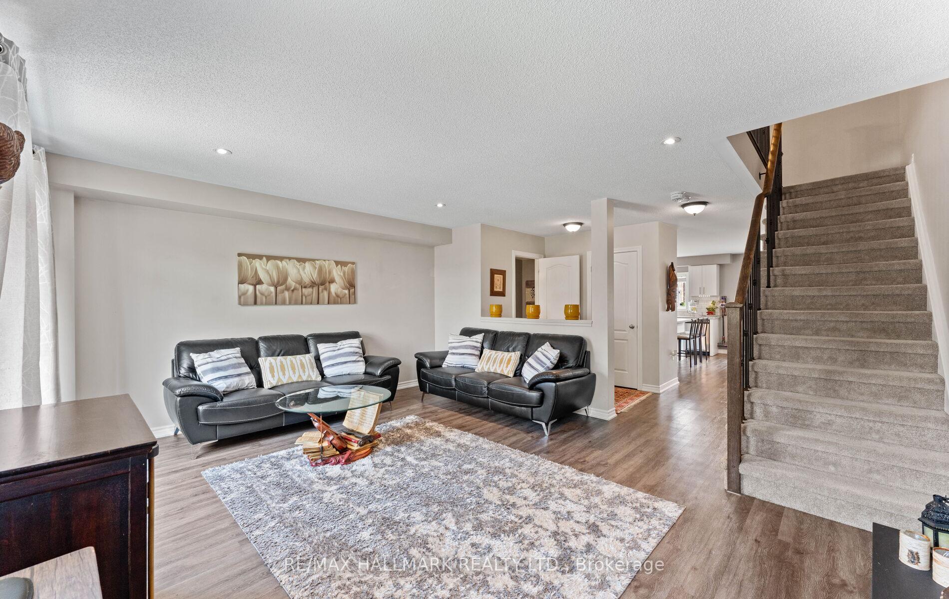 Photo 24 of 43 Streathern Way, Clarington, Bowmanville — HOMEH