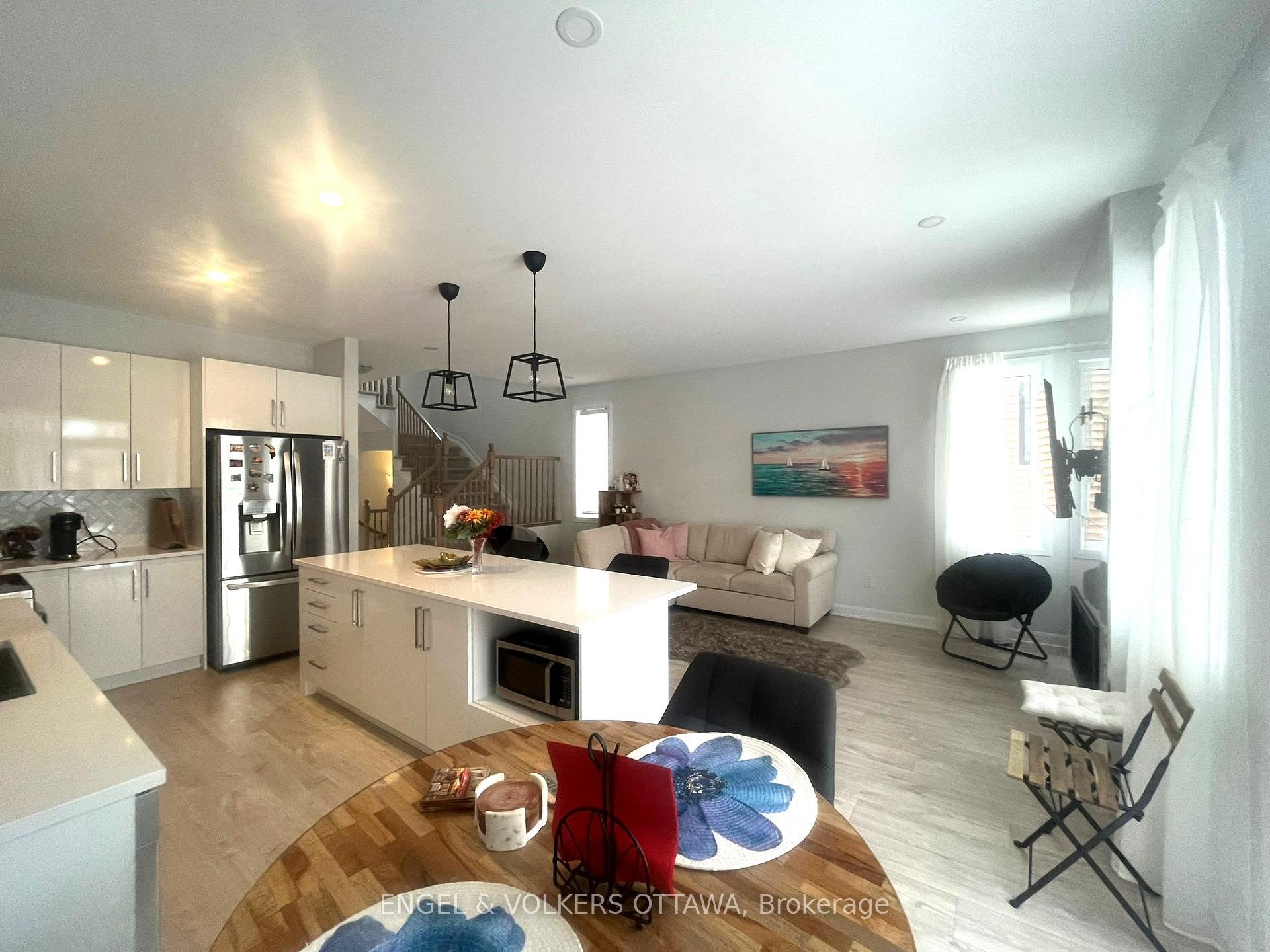 Photo 3 of 336 Drumlish Lane, Ottawa, Barrhaven - Half Moon Bay — HOMEH