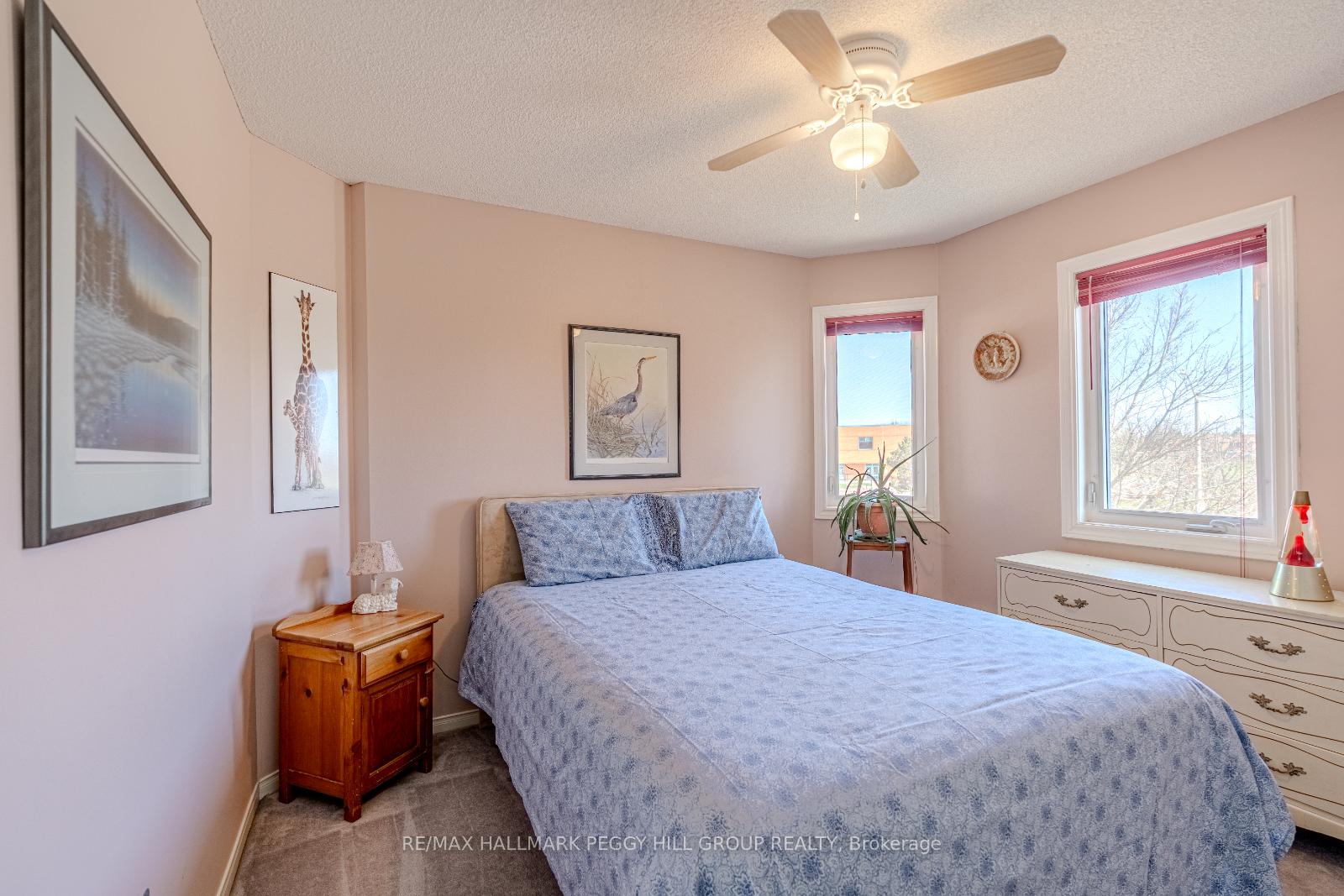 Photo 14 of 36 Ford Street, Barrie, West Bayfield — HOMEH