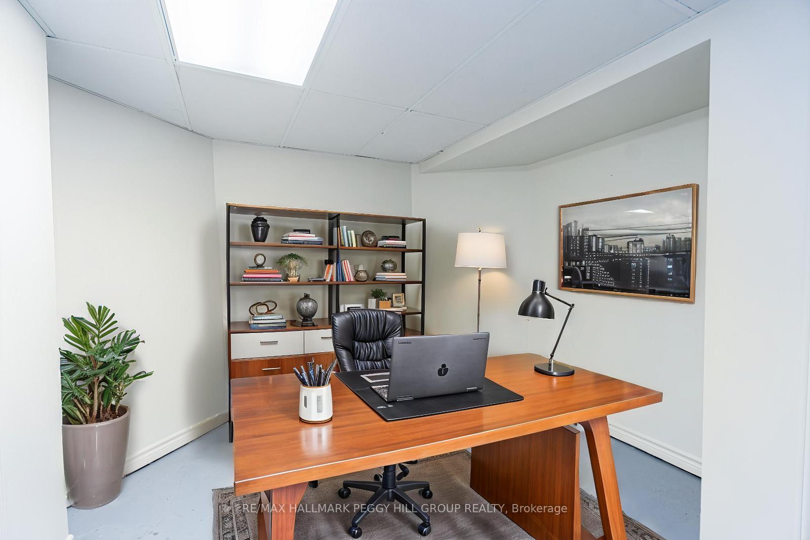 Photo 19 of 36 Ford Street, Barrie, West Bayfield — HOMEH
