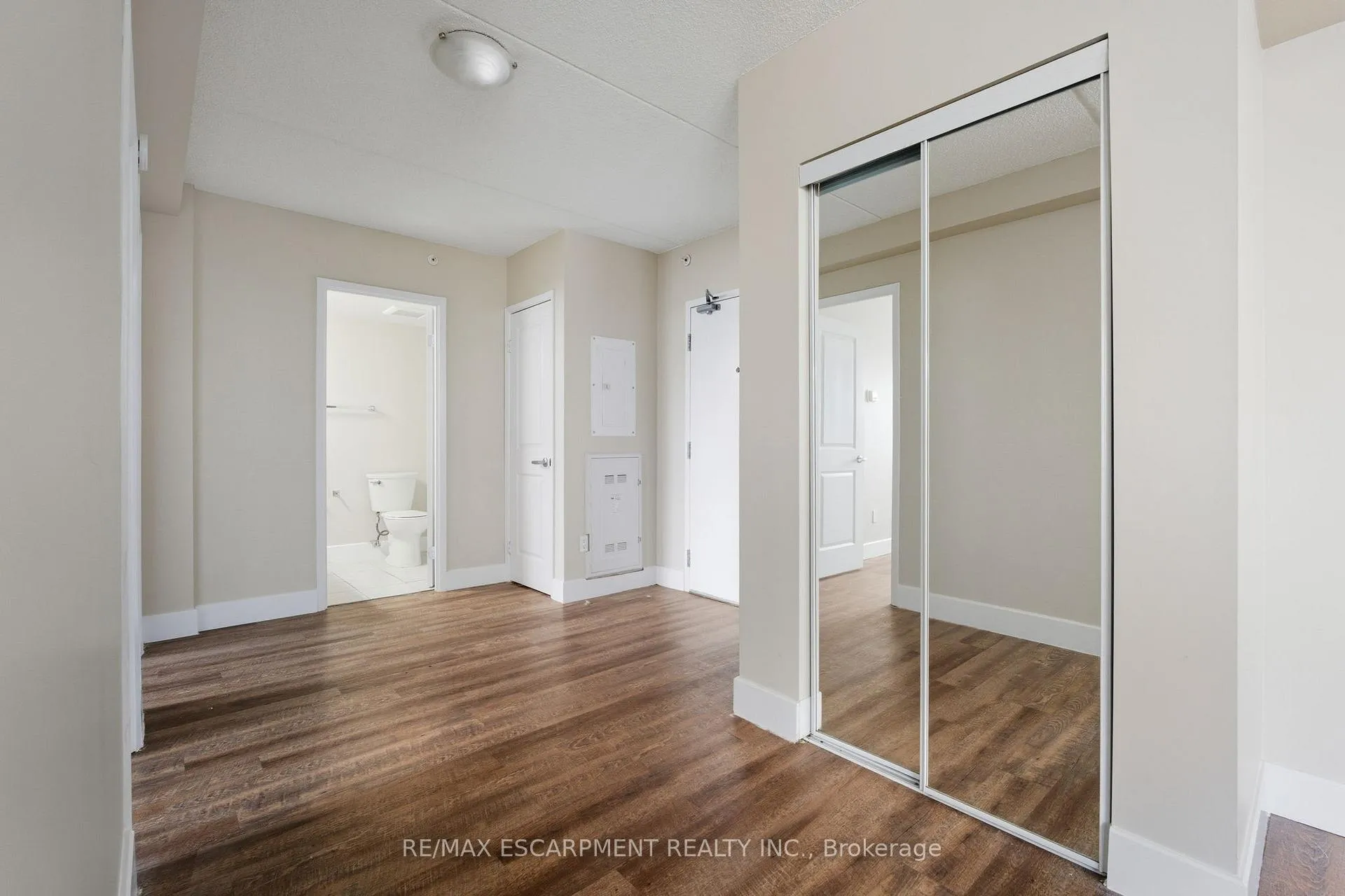 Photo 6 of Unit 607, 149 Main Street W, Hamilton, Durand — HOMEH