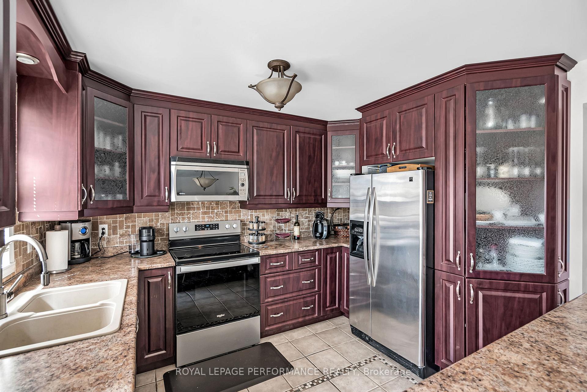 Photo 15 of 376 Sheridan Street, Cornwall — HOMEH