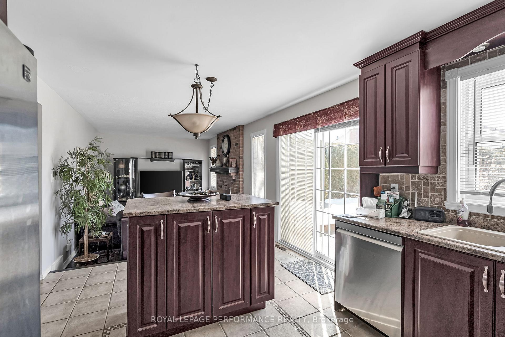 Photo 17 of 376 Sheridan Street, Cornwall — HOMEH