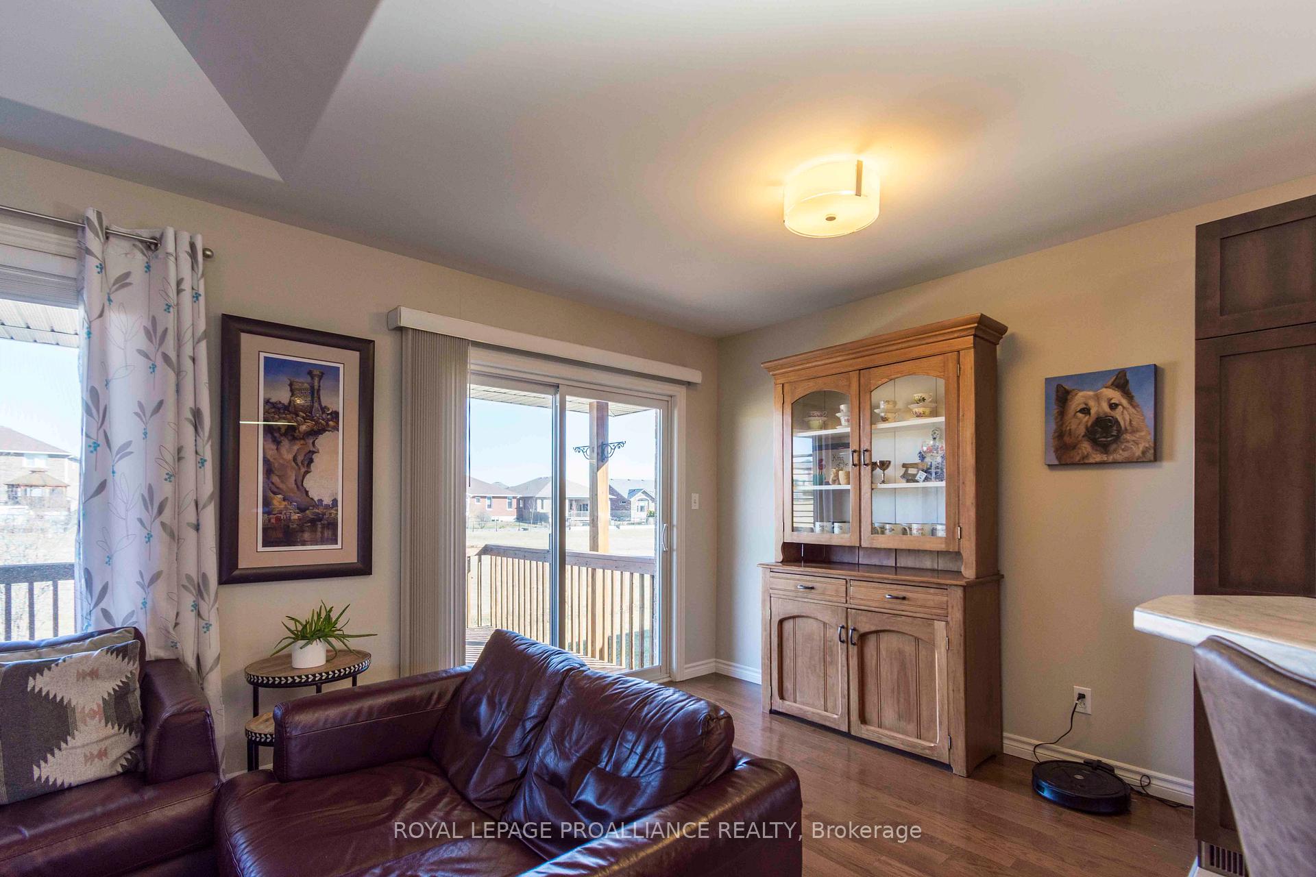 Photo 17 of 36 Kipling Drive, Belleville, Thurlow Ward — HOMEH