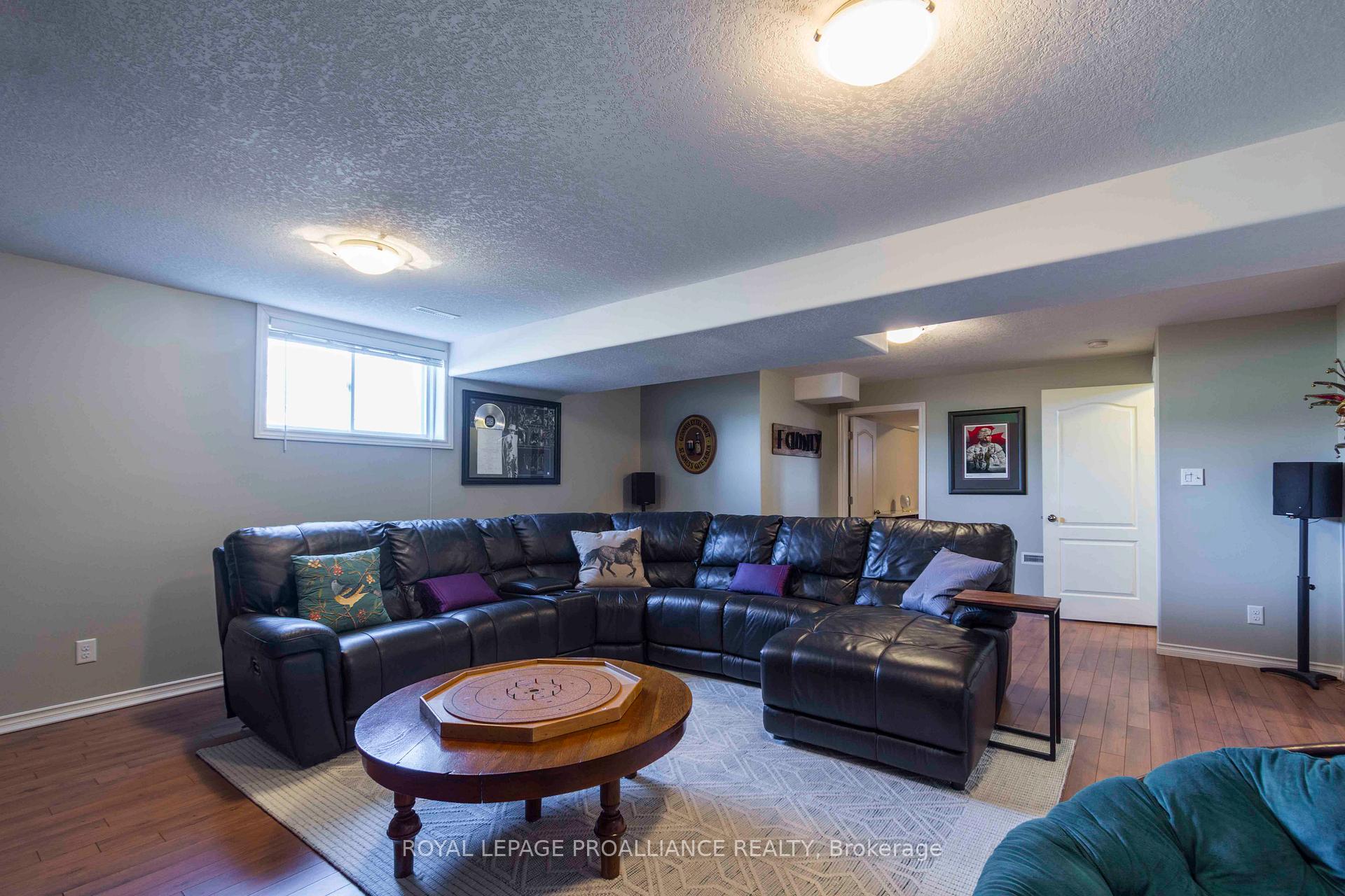 Photo 28 of 36 Kipling Drive, Belleville, Thurlow Ward — HOMEH