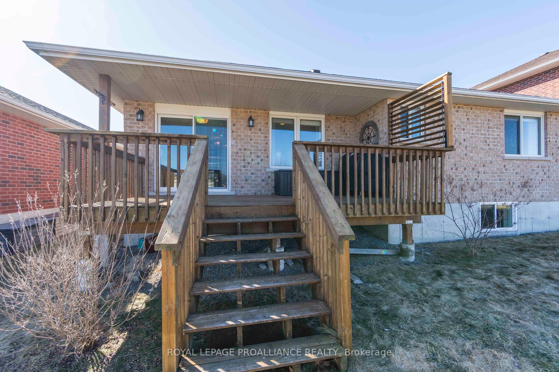 Photo 35 of 36 Kipling Drive, Belleville, Thurlow Ward — HOMEH
