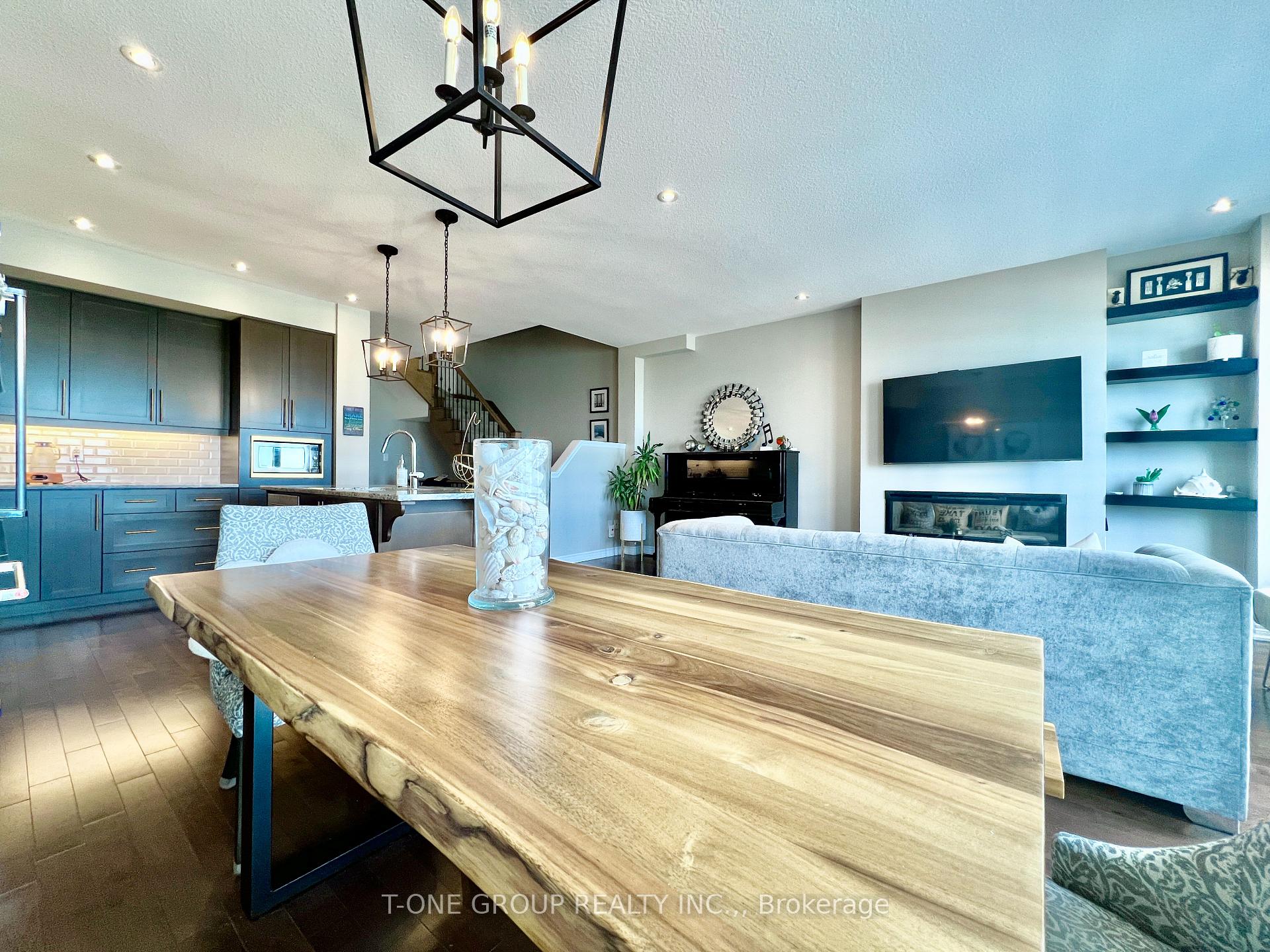 Photo 3 of 52 Waterview Lane, Grimsby, Grimsby Beach — HOMEH