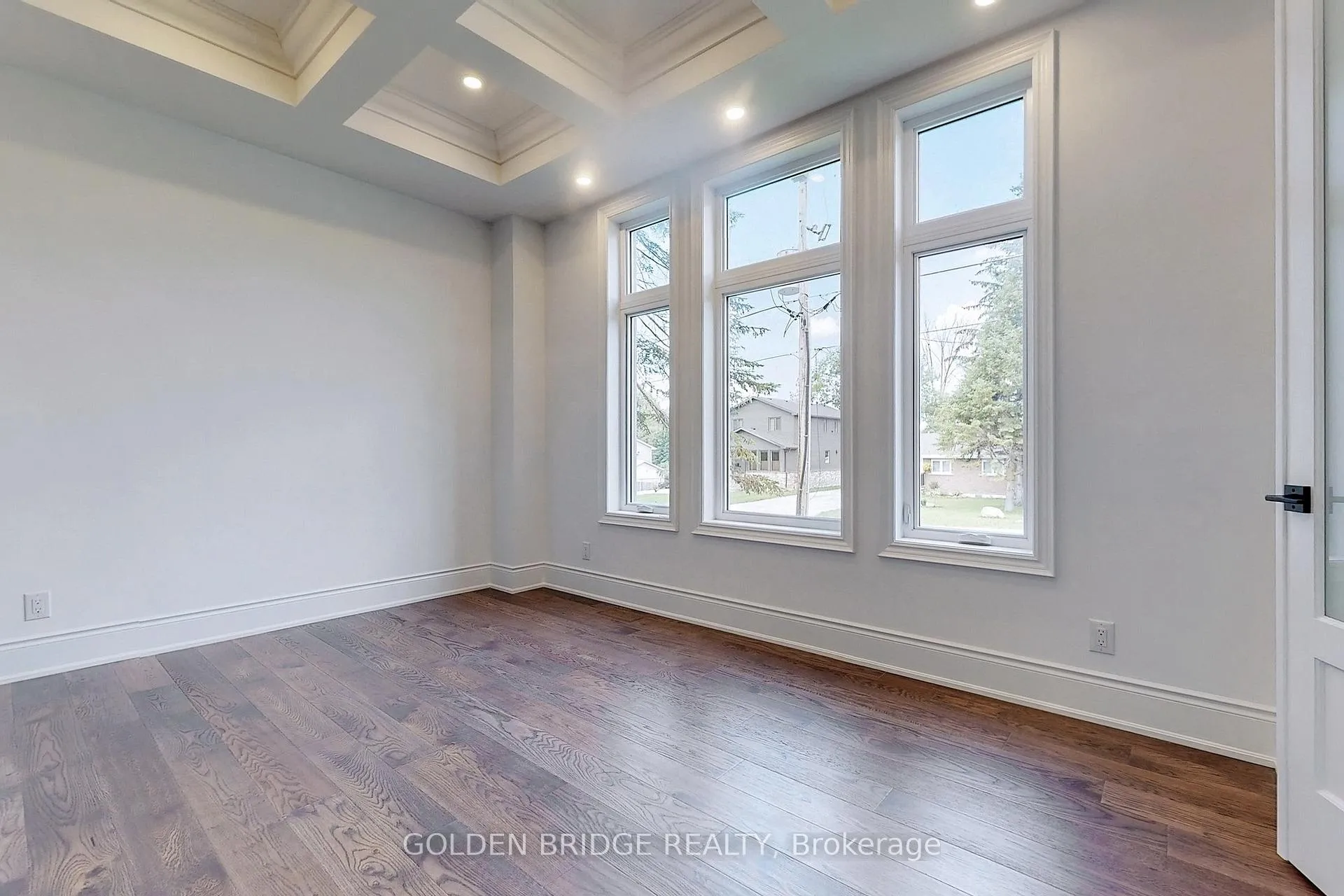 Photo 5 of 307 Walter Drive, Georgina, Keswick South — HOMEH