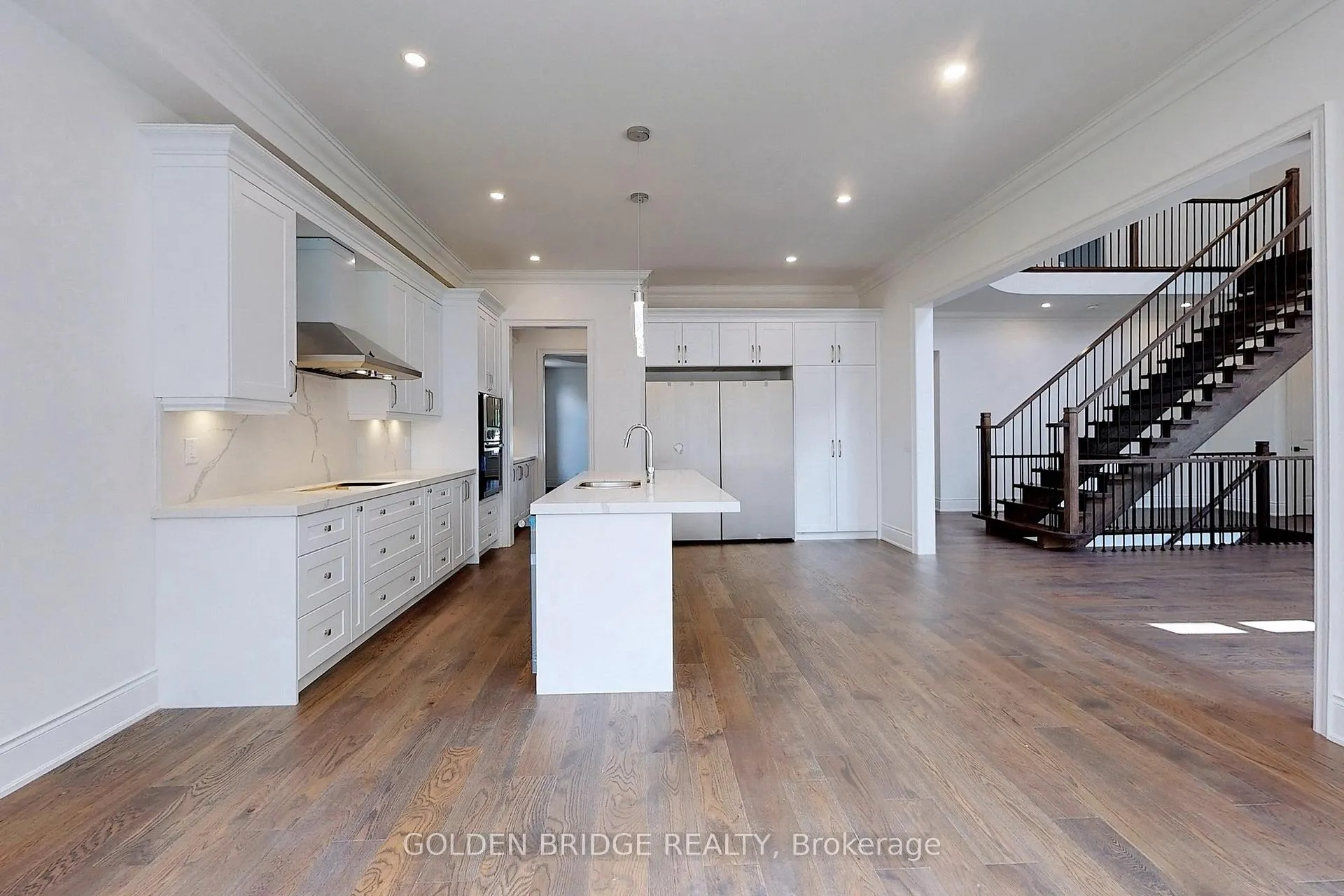 Photo 8 of 307 Walter Drive, Georgina, Keswick South — HOMEH