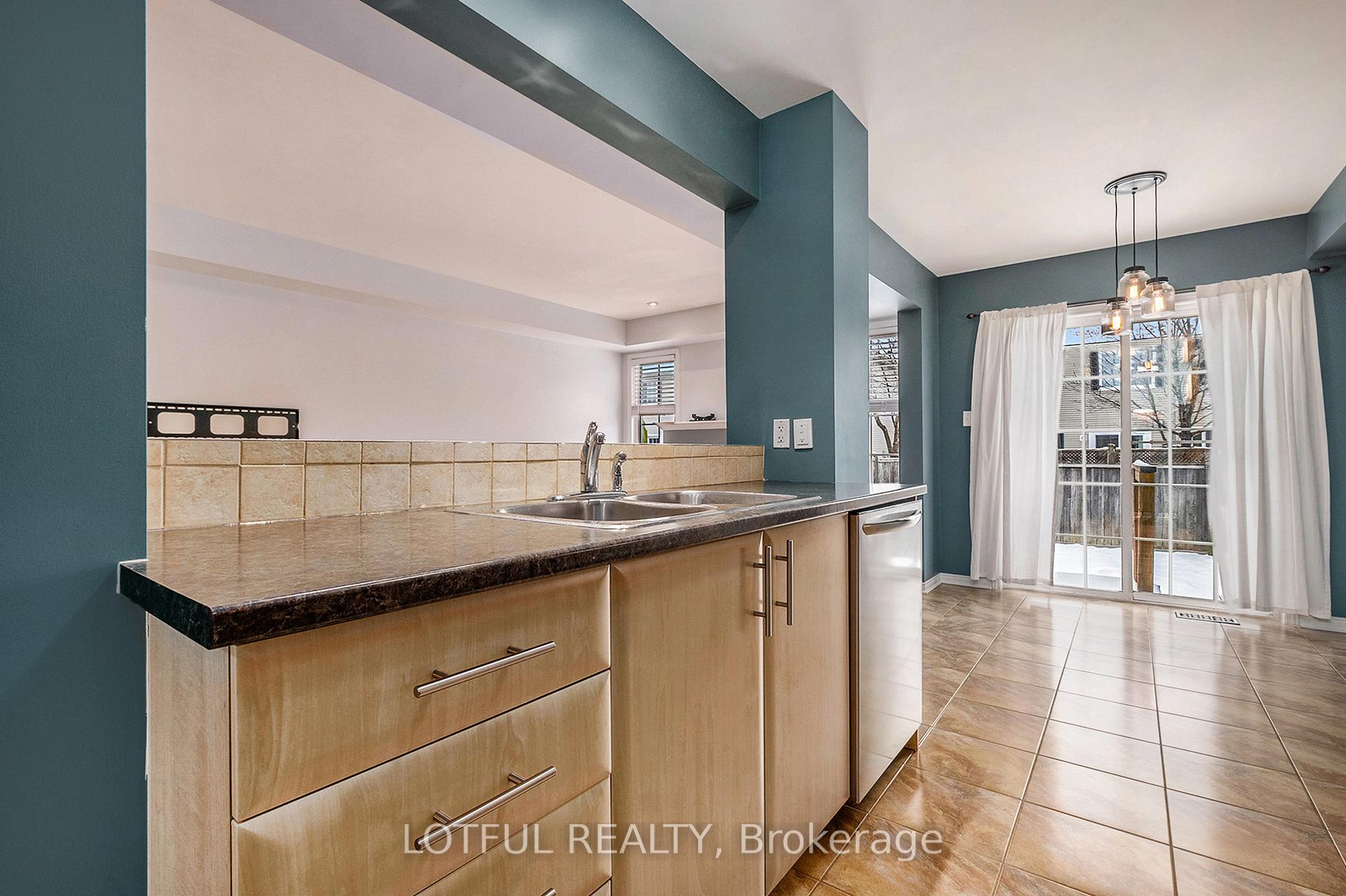 Photo 11 of 424 Ashbourne Crescent, Ottawa, Barrhaven - Stonebridge — HOMEH
