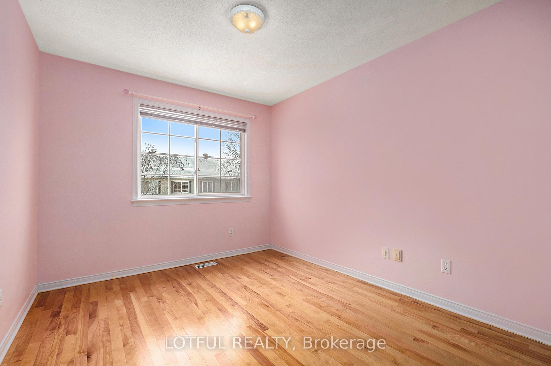 Photo 16 of 424 Ashbourne Crescent, Ottawa, Barrhaven - Stonebridge — HOMEH