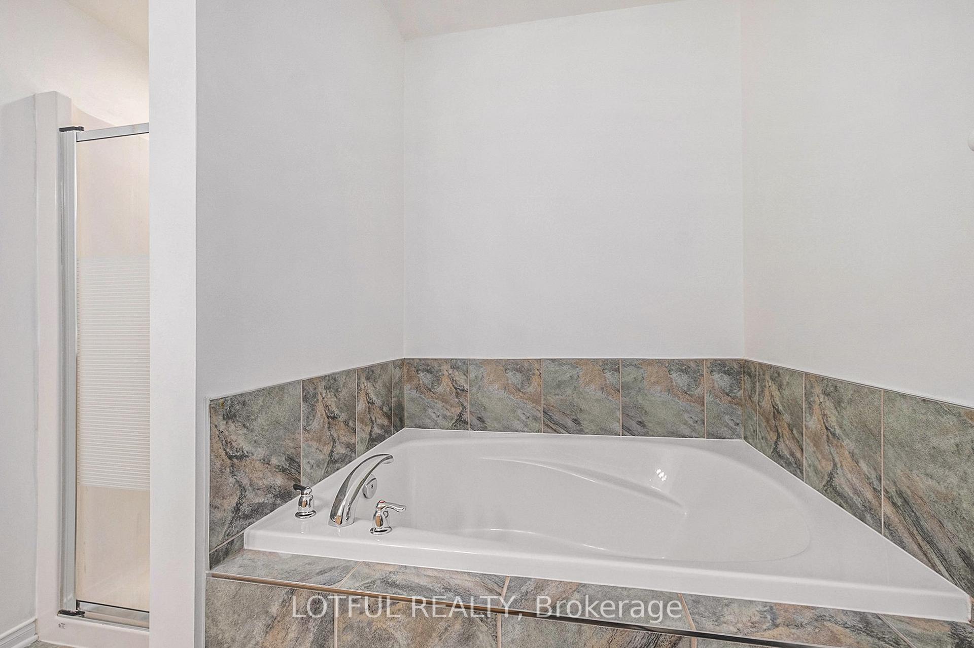 Photo 23 of 424 Ashbourne Crescent, Ottawa, Barrhaven - Stonebridge — HOMEH