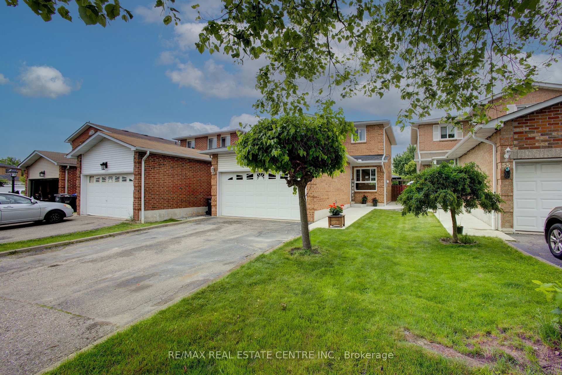 Photo 10 of 57 Ecclestone Drive, Brampton, Brampton West — HOMEH