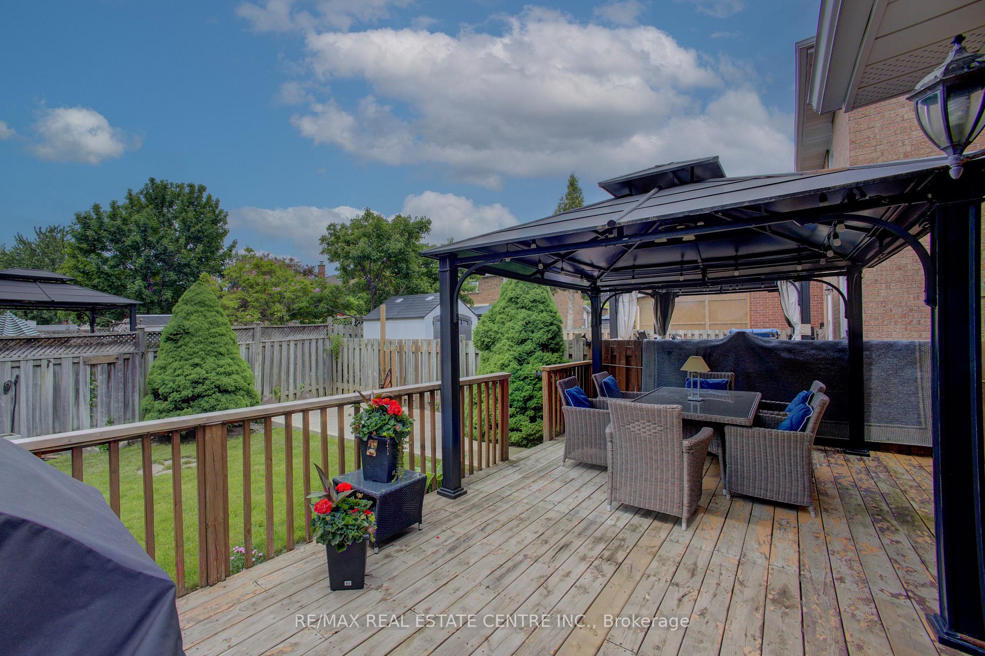 Photo 37 of 57 Ecclestone Drive, Brampton, Brampton West — HOMEH