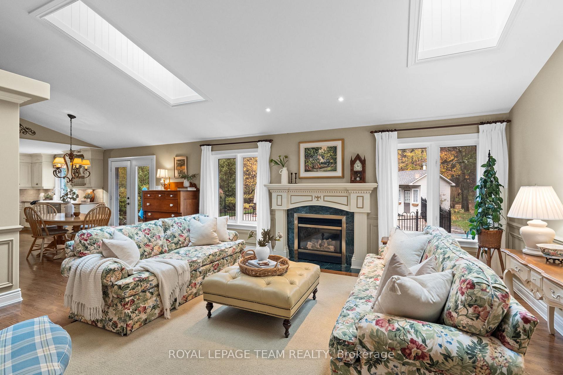 Photo 6 of 6437 Waddion Drive, Ottawa, Greely — HOMEH