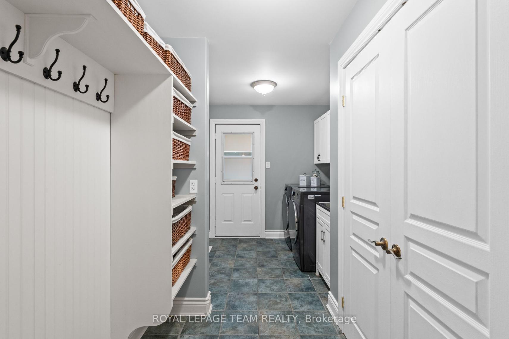 Photo 14 of 6437 Waddion Drive, Ottawa, Greely — HOMEH