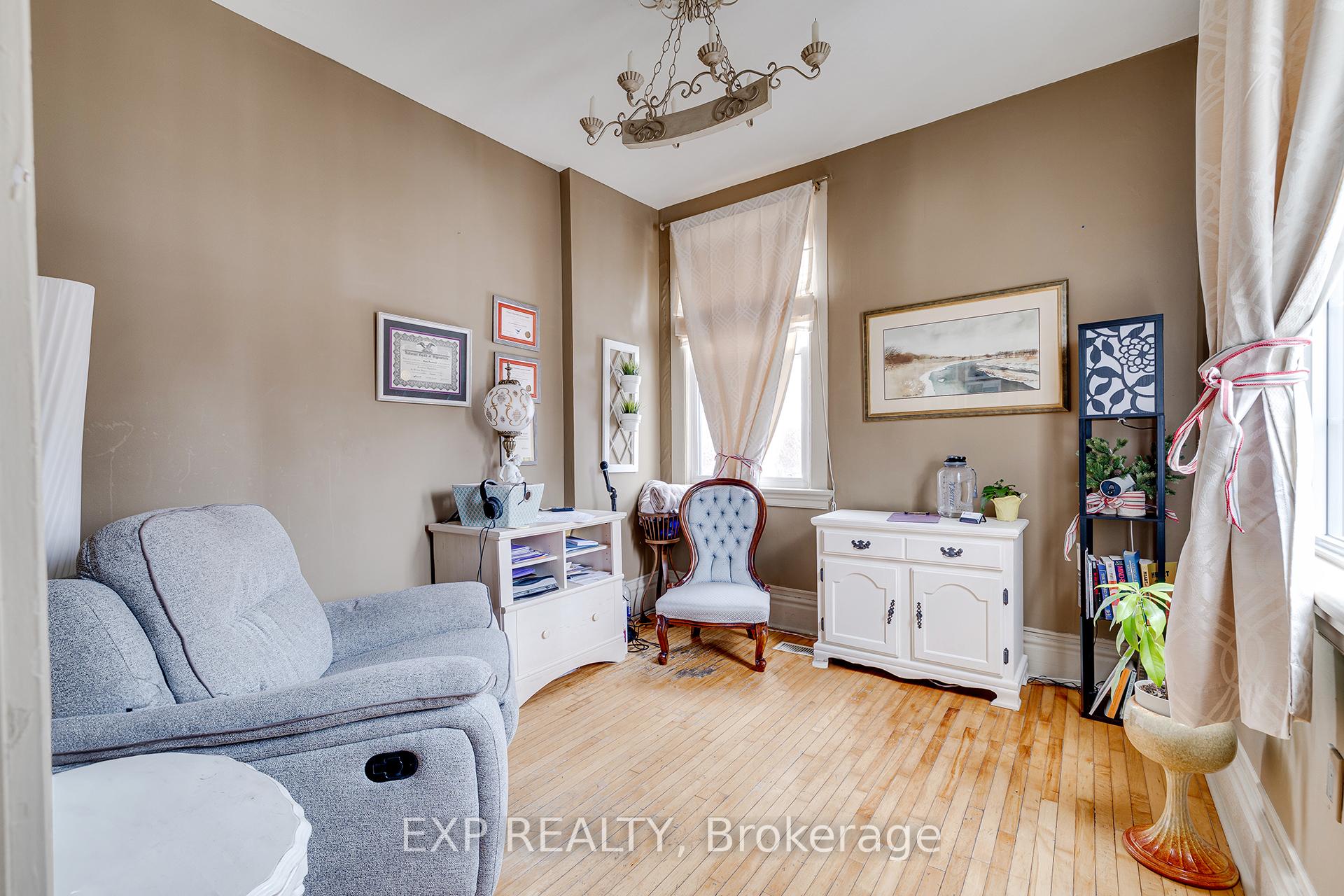 Photo 6 of 2 Arnold Street, Brant, Paris — HOMEH
