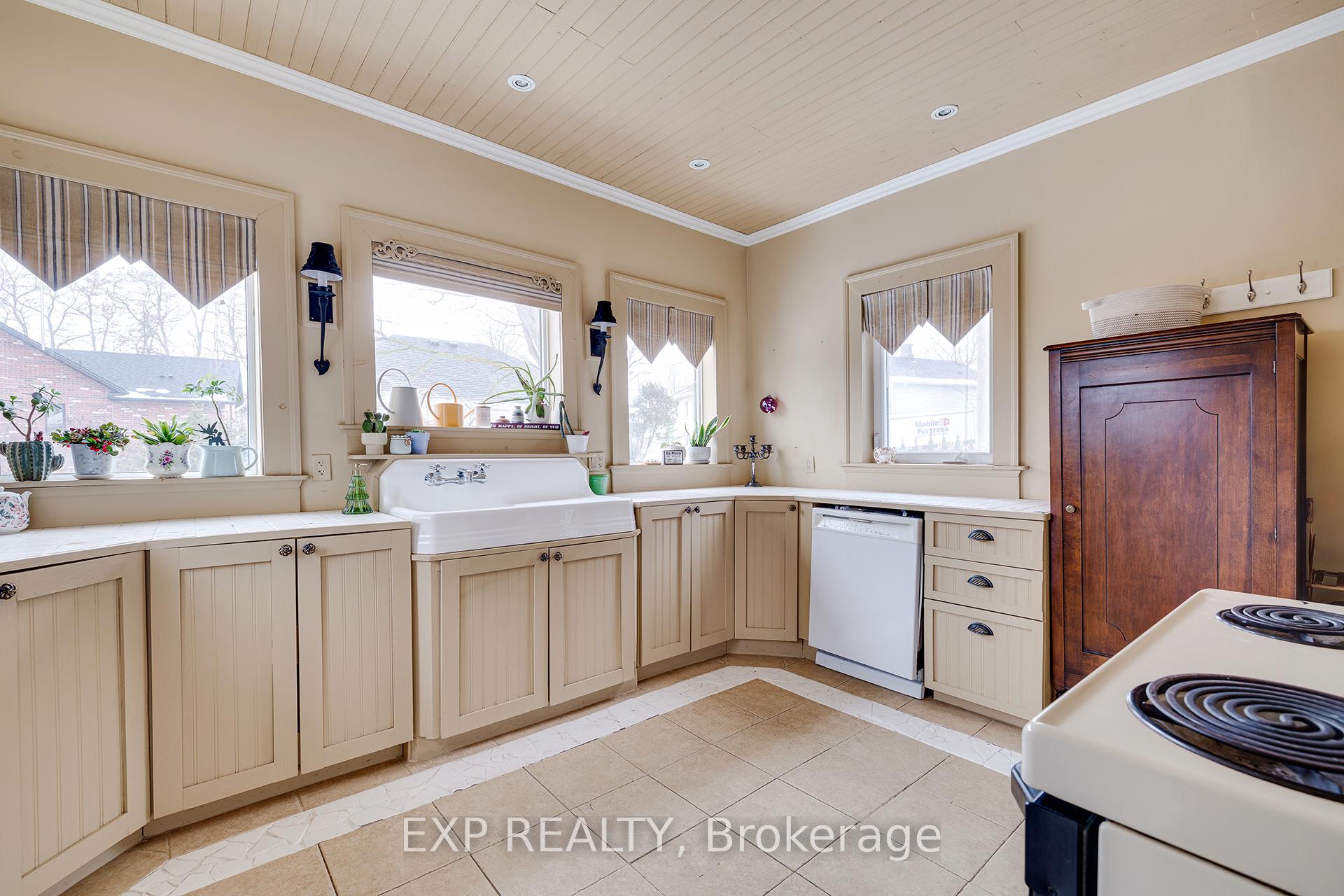 Photo 10 of 2 Arnold Street, Brant, Paris — HOMEH