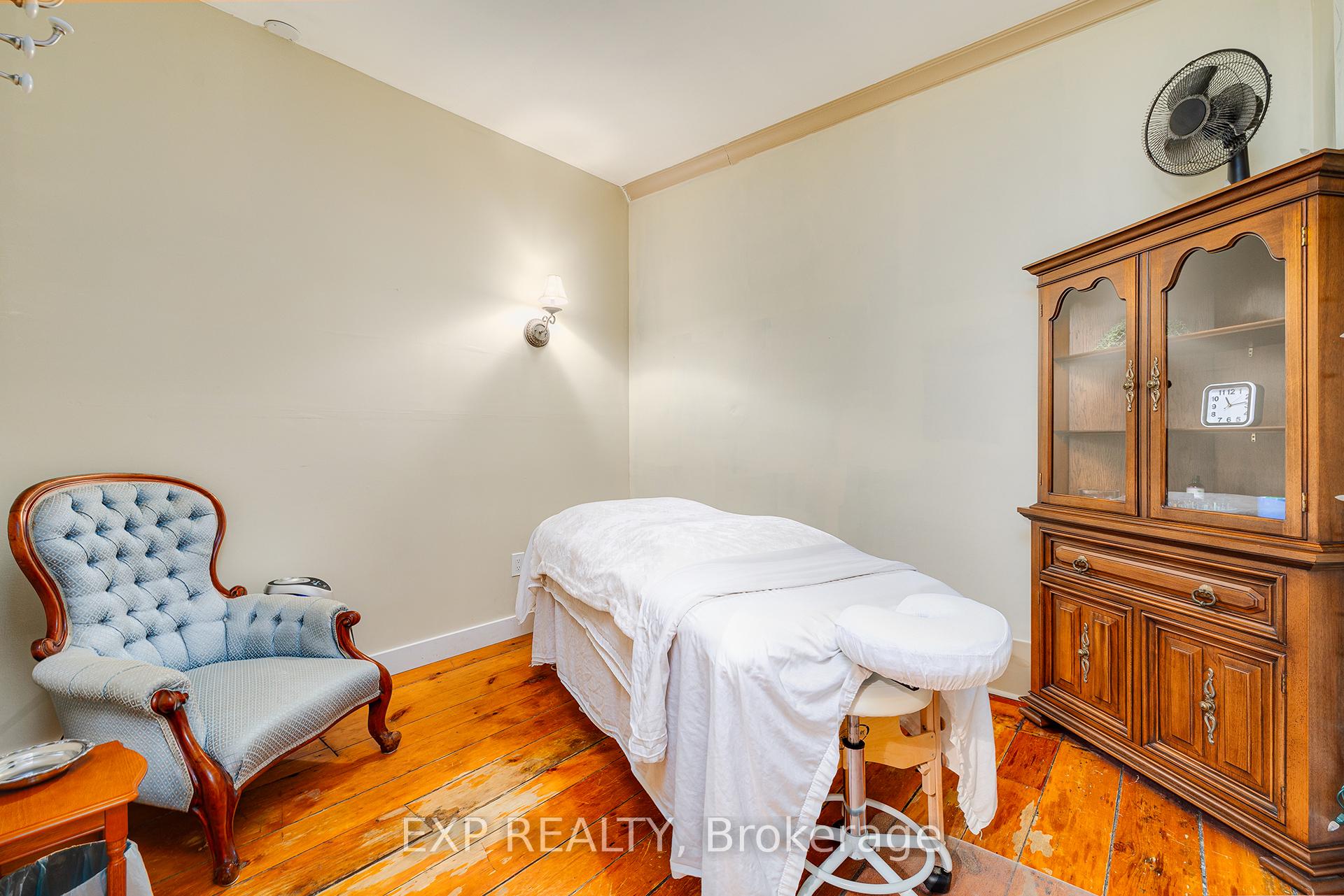 Photo 11 of 2 Arnold Street, Brant, Paris — HOMEH