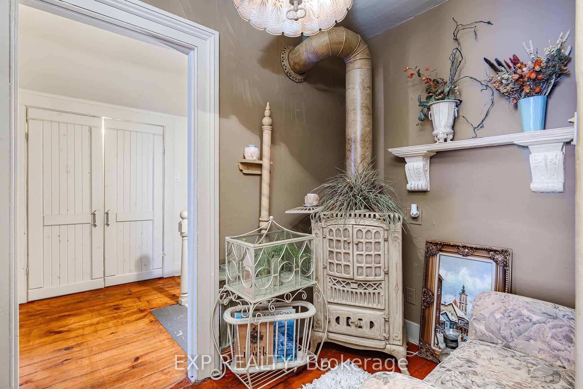 Photo 21 of 2 Arnold Street, Brant, Paris — HOMEH