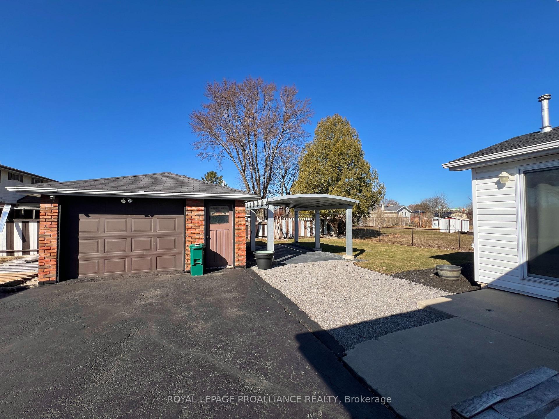Photo 29 of 94 Lemoine Street, Belleville, Belleville Ward — HOMEH