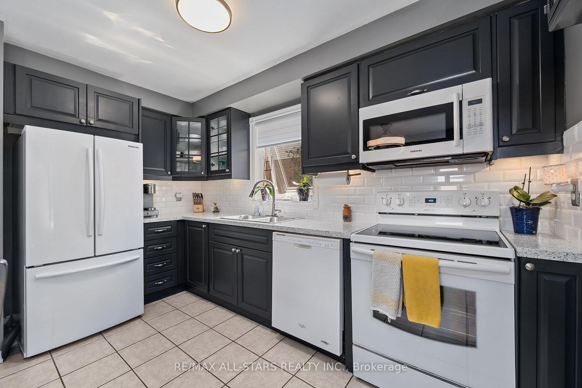 Photo 9 of 41 Sherie Drive, Georgina, Keswick North — HOMEH