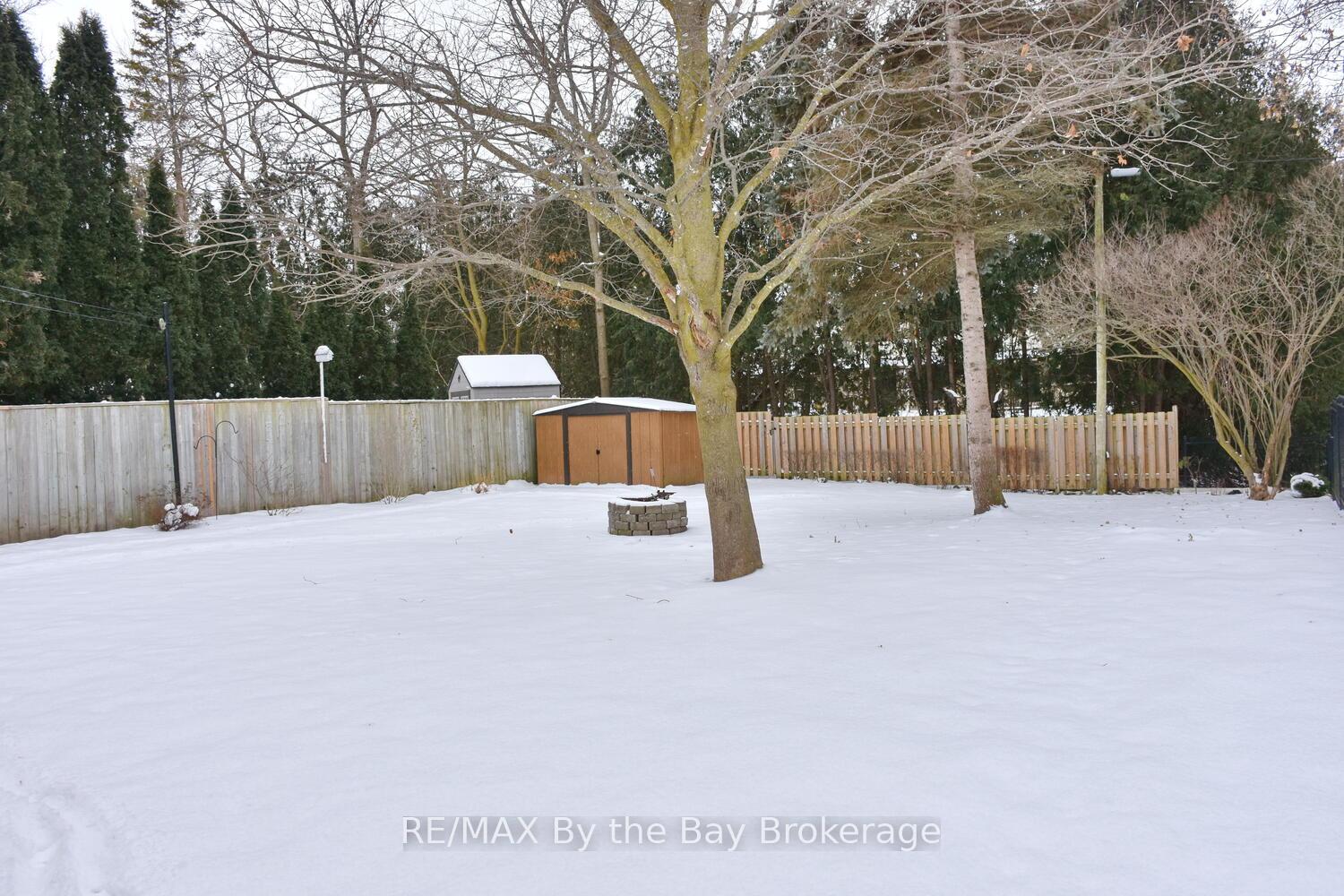 Photo 2 of 223 Oak Street, Clearview, Stayner — HOMEH