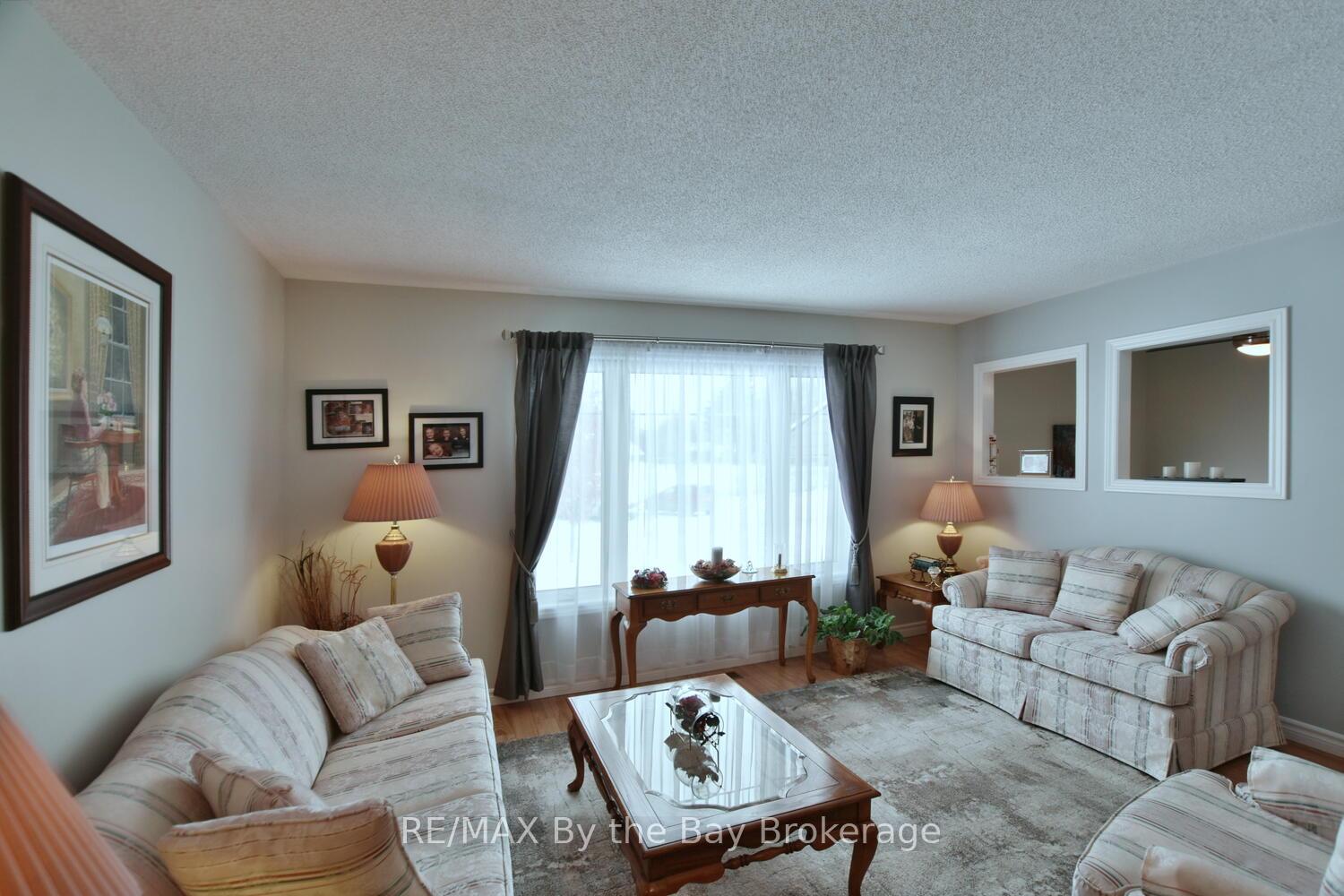 Photo 5 of 223 Oak Street, Clearview, Stayner — HOMEH