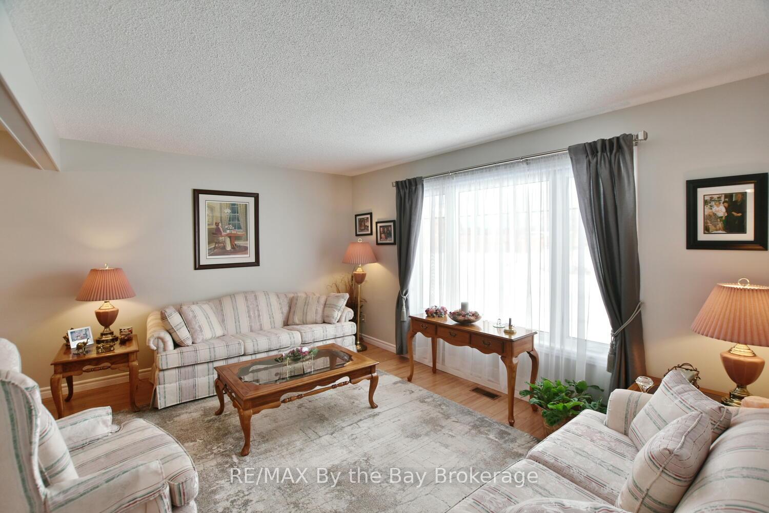 Photo 16 of 223 Oak Street, Clearview, Stayner — HOMEH
