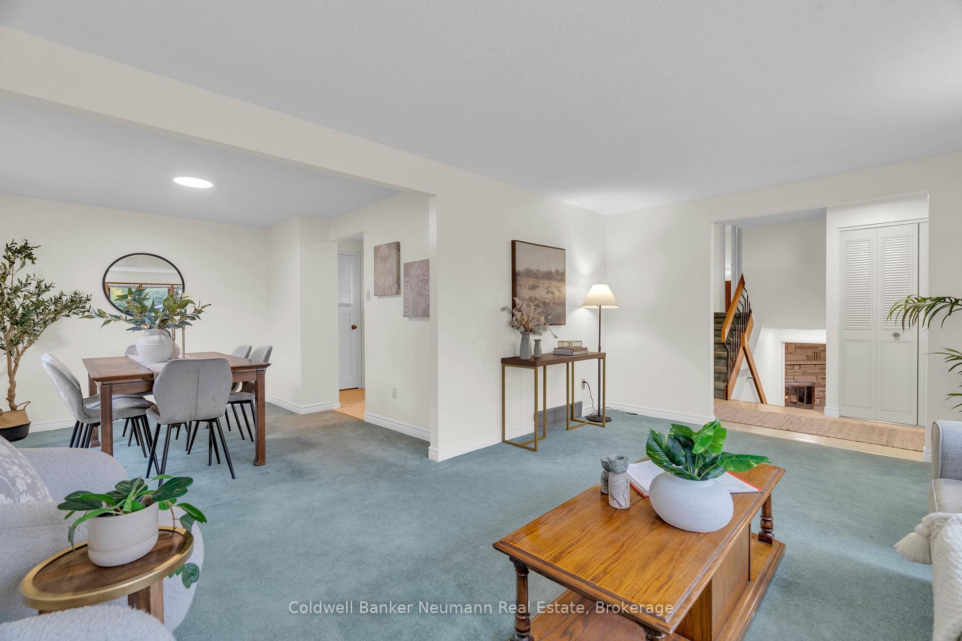Photo 6 of 2 Lisa Lane, Guelph, Willow West/Sugarbush/West Acres — HOMEH