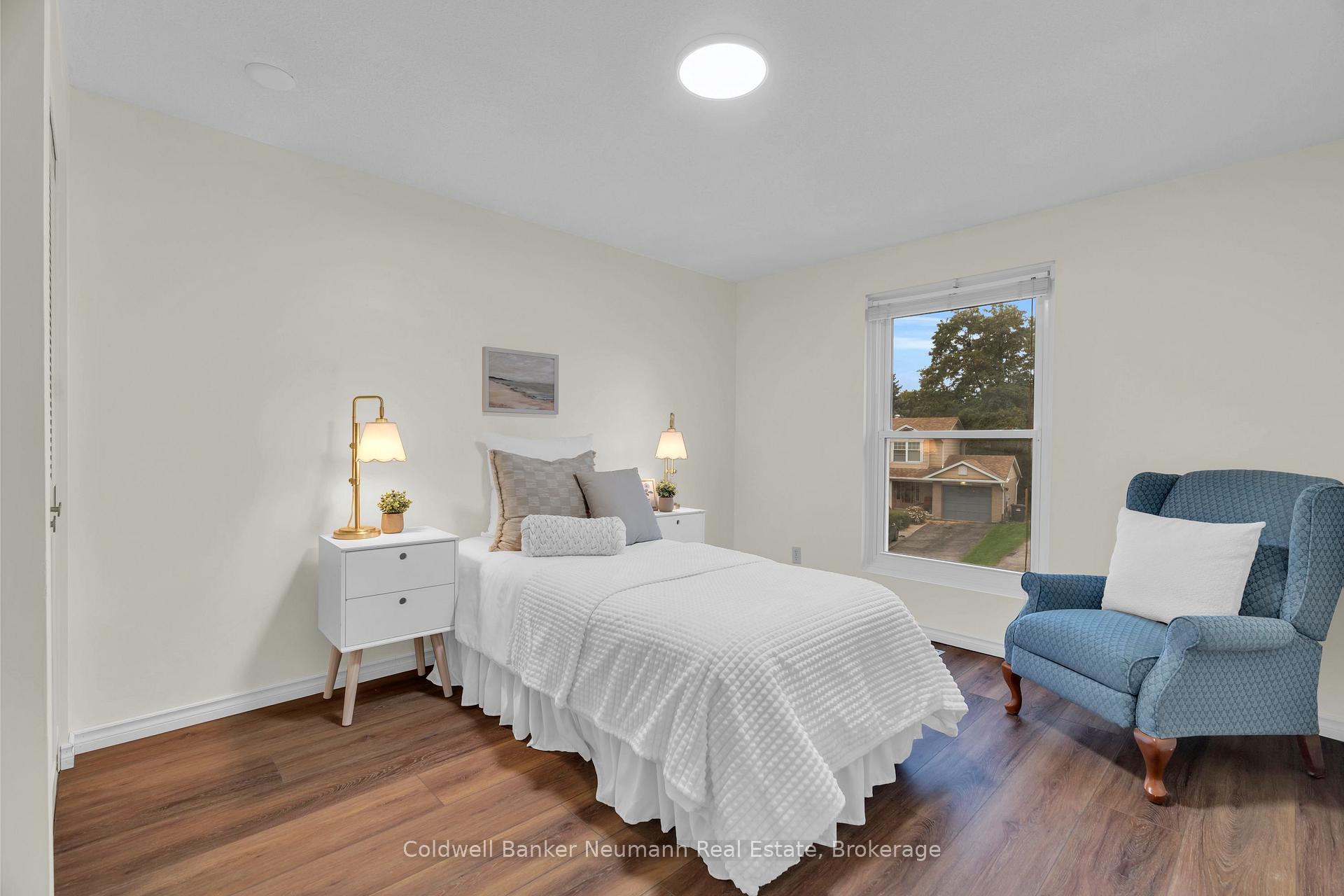 Photo 13 of 2 Lisa Lane, Guelph, Willow West/Sugarbush/West Acres — HOMEH