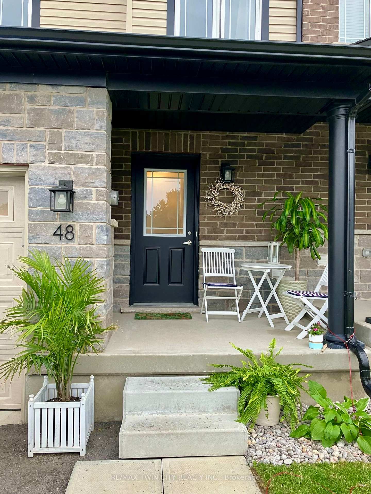 Photo 6 of 48 Bawcutt Crescent, Brant, Paris — HOMEH
