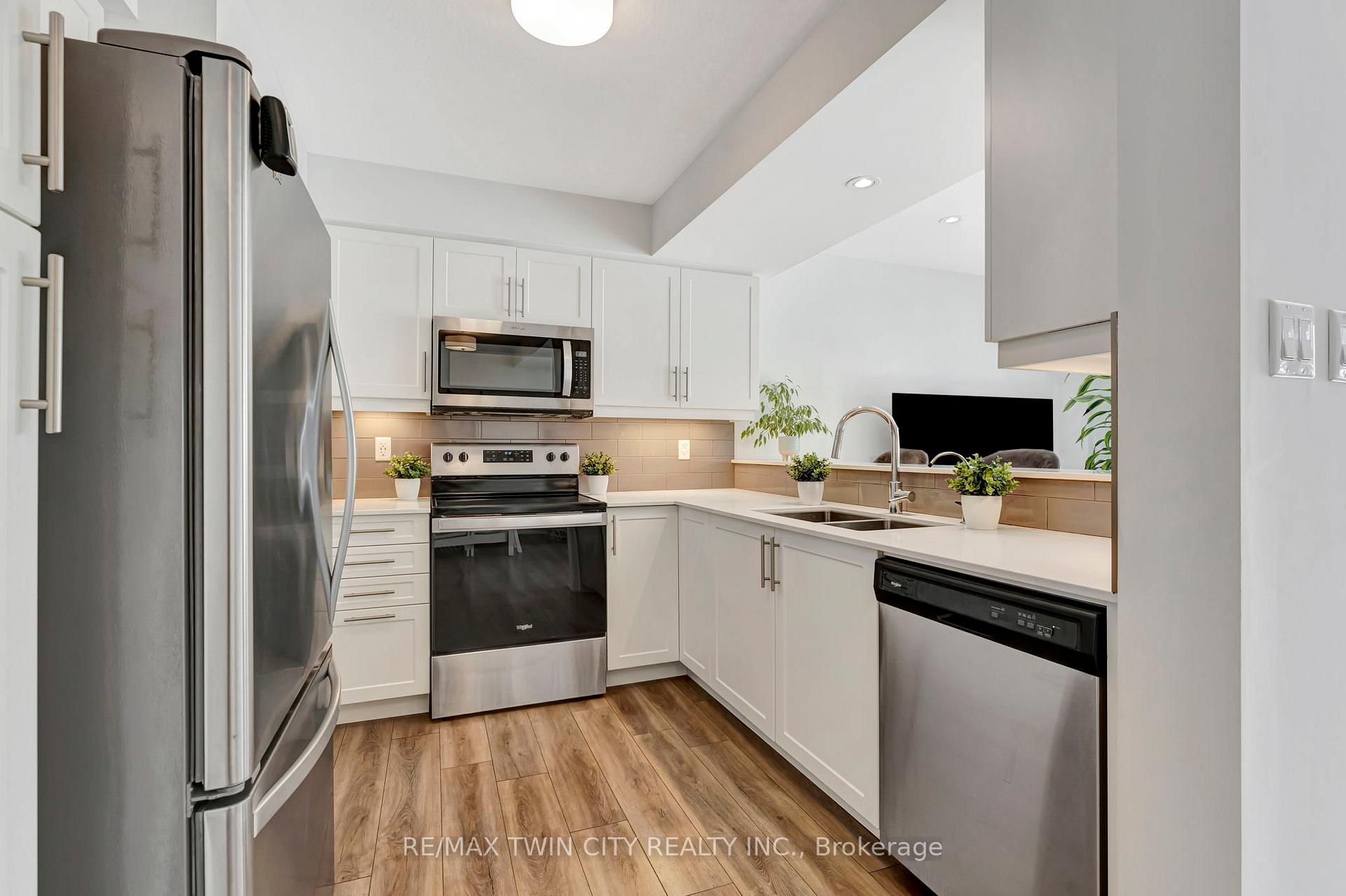 Photo 10 of 48 Bawcutt Crescent, Brant, Paris — HOMEH