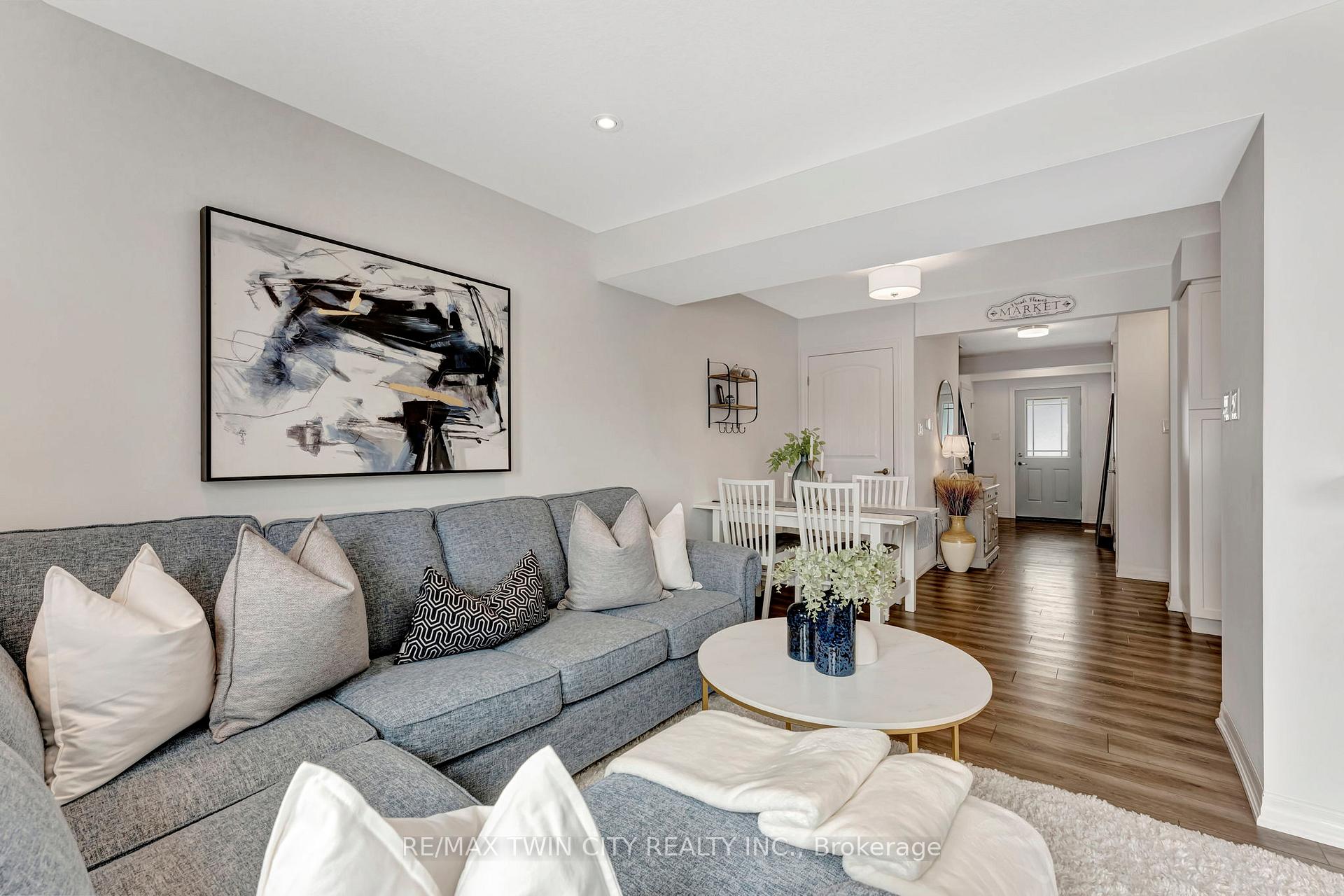 Photo 19 of 48 Bawcutt Crescent, Brant, Paris — HOMEH