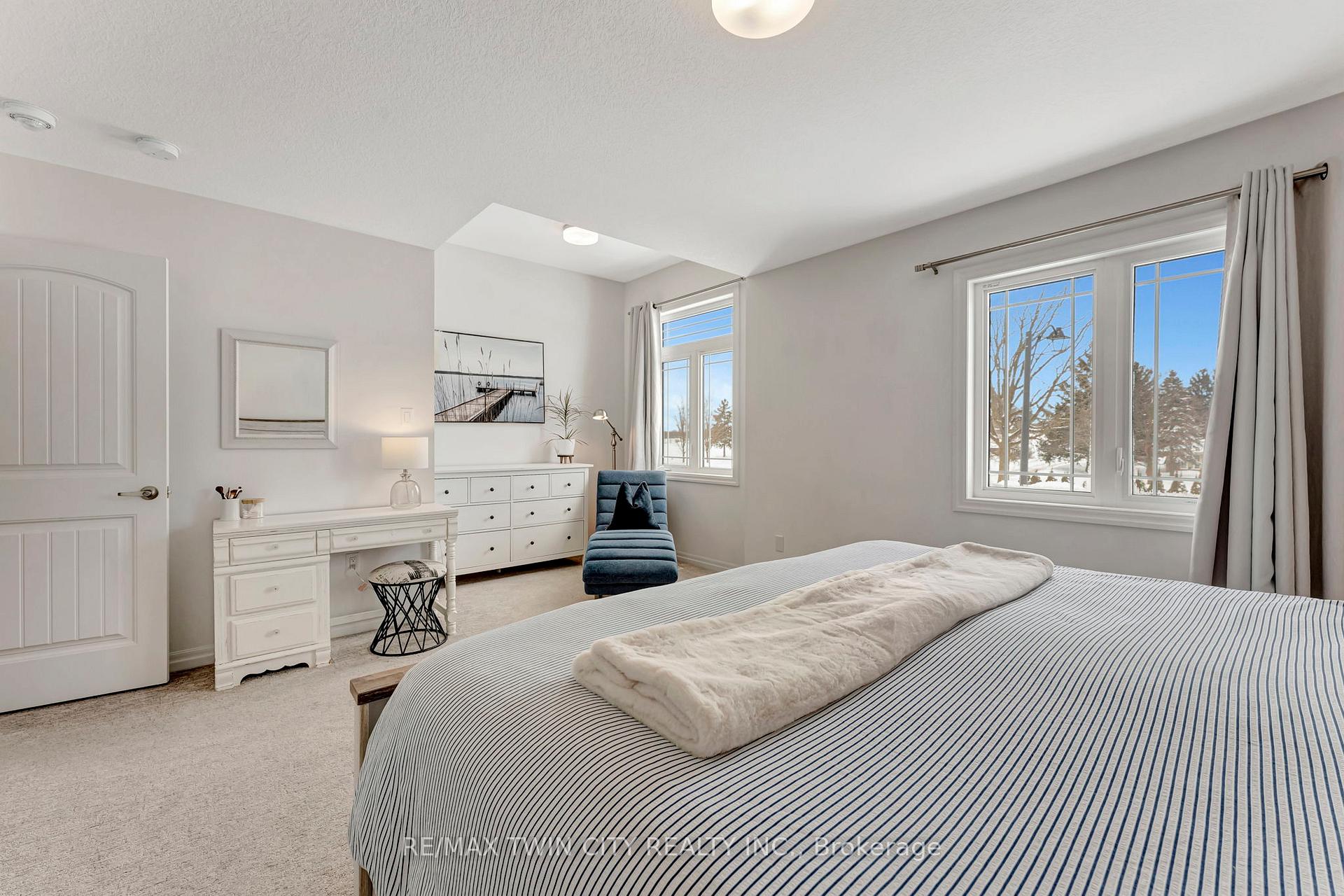 Photo 27 of 48 Bawcutt Crescent, Brant, Paris — HOMEH