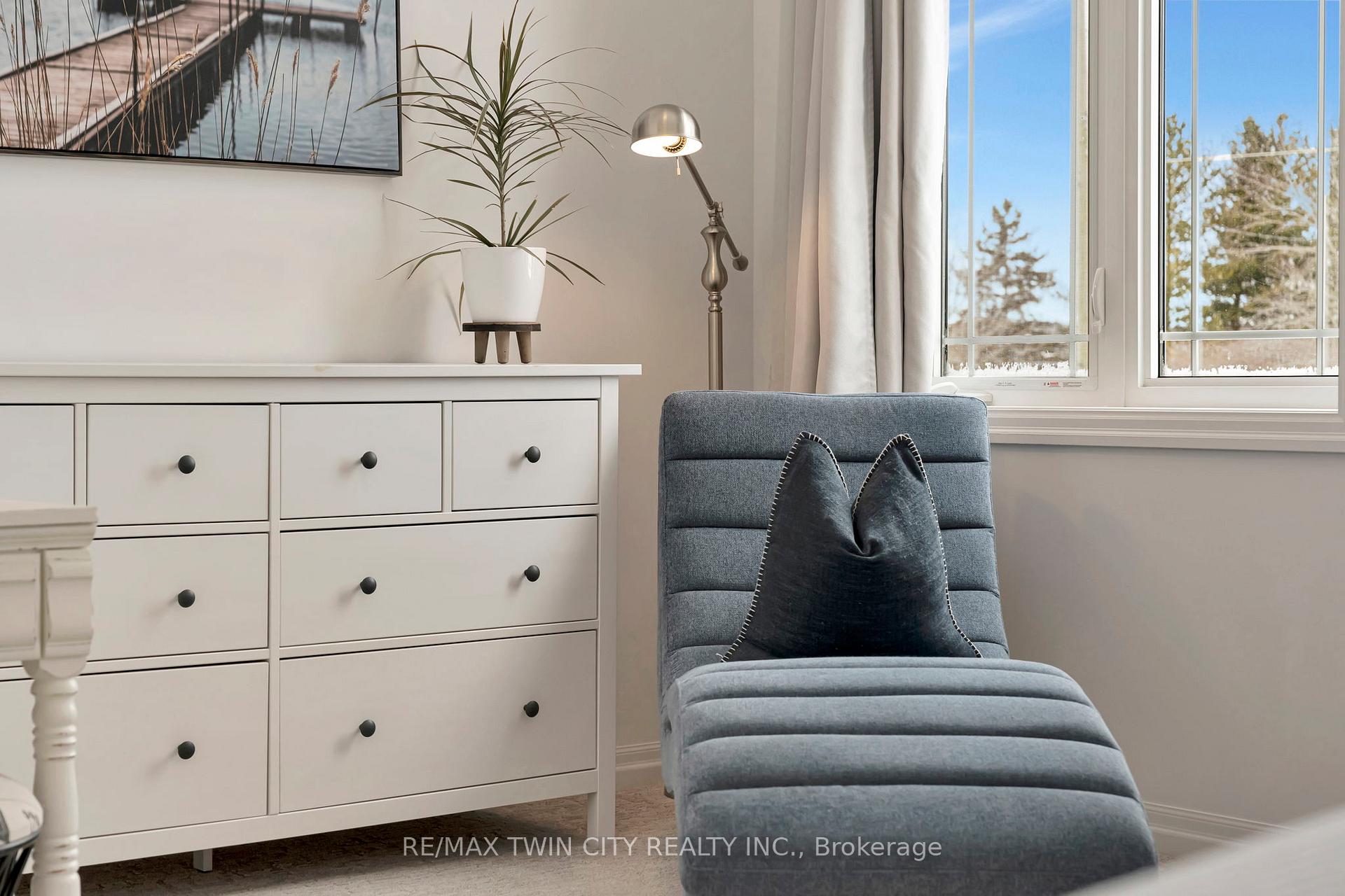 Photo 28 of 48 Bawcutt Crescent, Brant, Paris — HOMEH