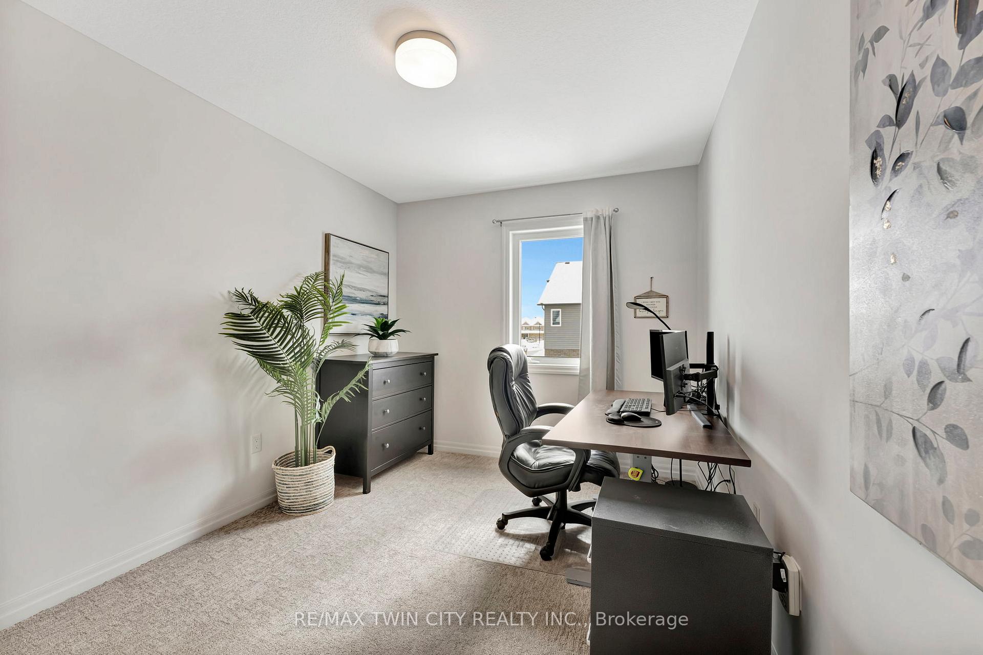 Photo 30 of 48 Bawcutt Crescent, Brant, Paris — HOMEH