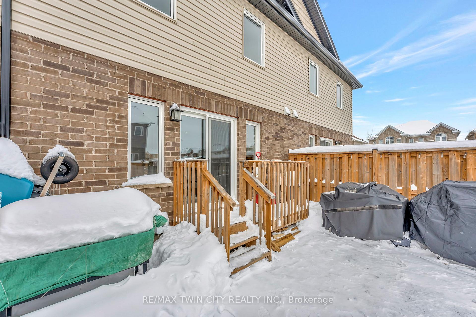 Photo 34 of 48 Bawcutt Crescent, Brant, Paris — HOMEH