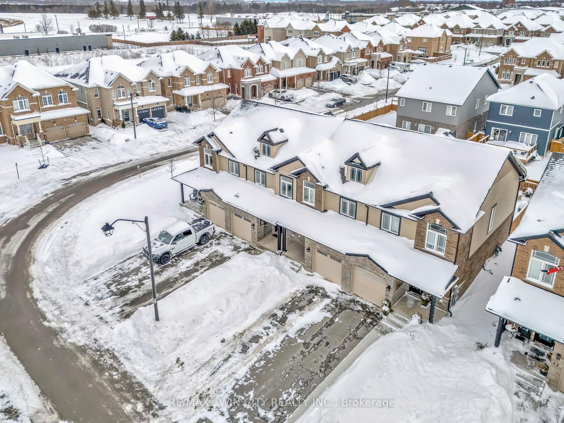 Photo 39 of 48 Bawcutt Crescent, Brant, Paris — HOMEH