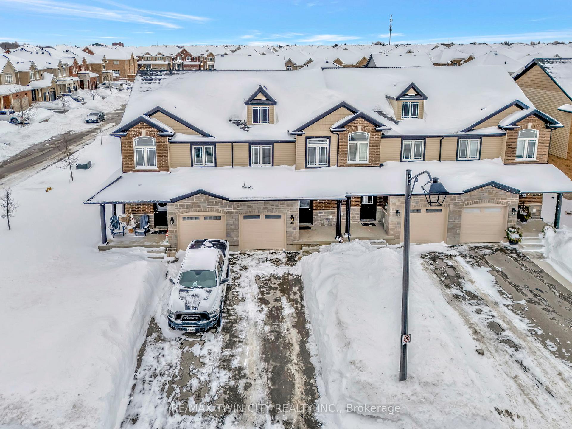 Photo 40 of 48 Bawcutt Crescent, Brant, Paris — HOMEH